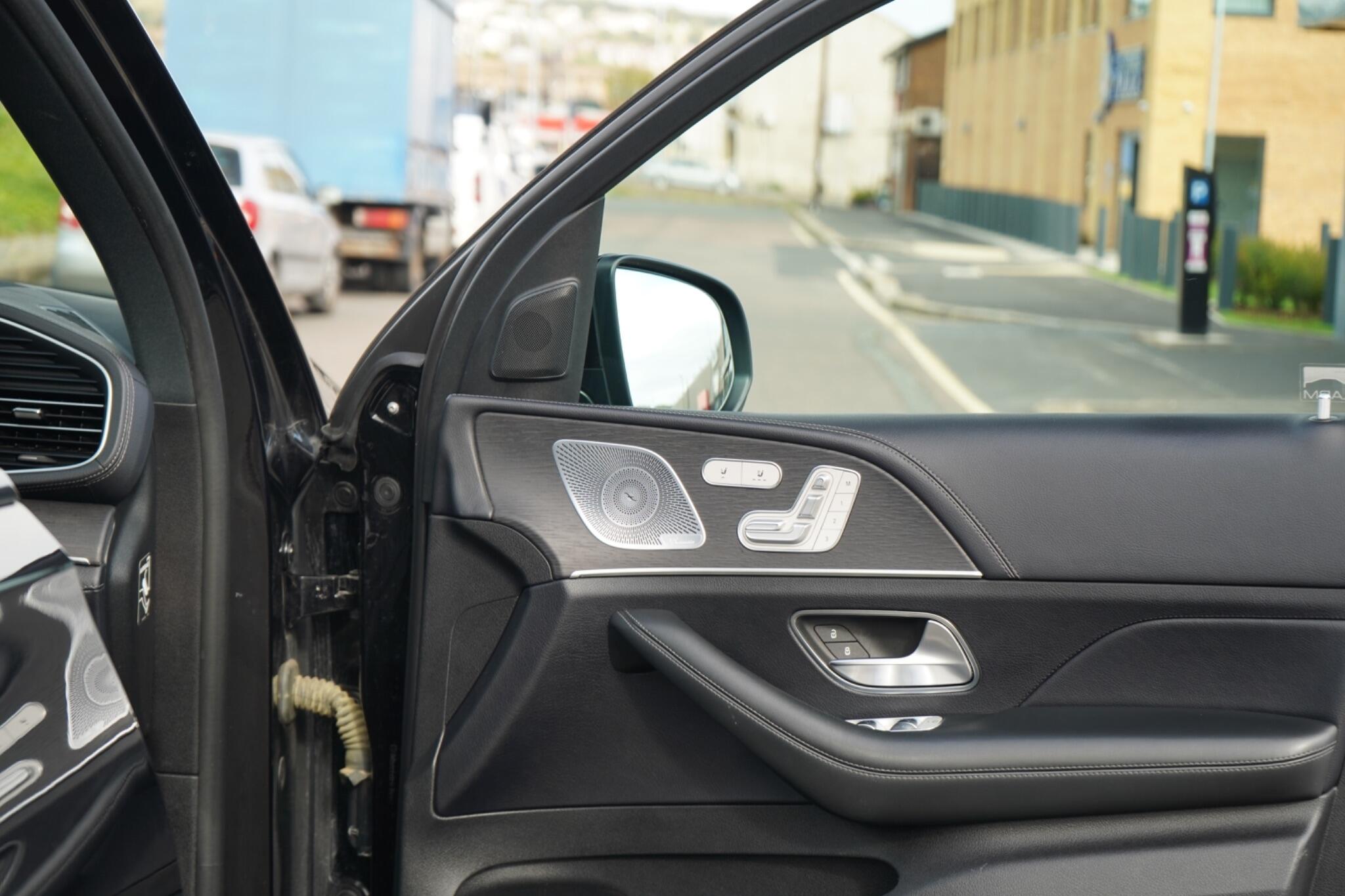 Mercedes-Benz Gle view 18