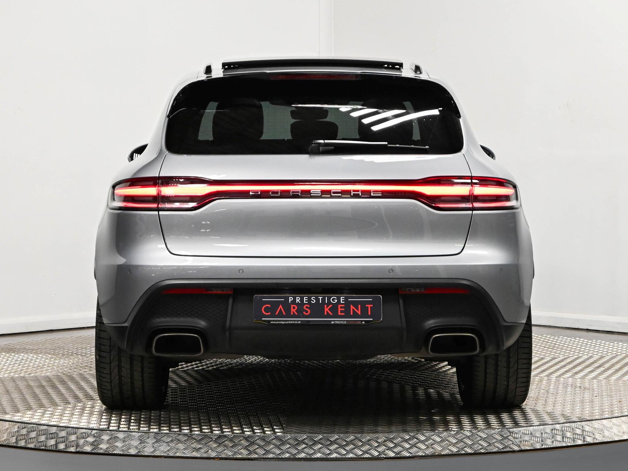 Porsche Macan view 6
