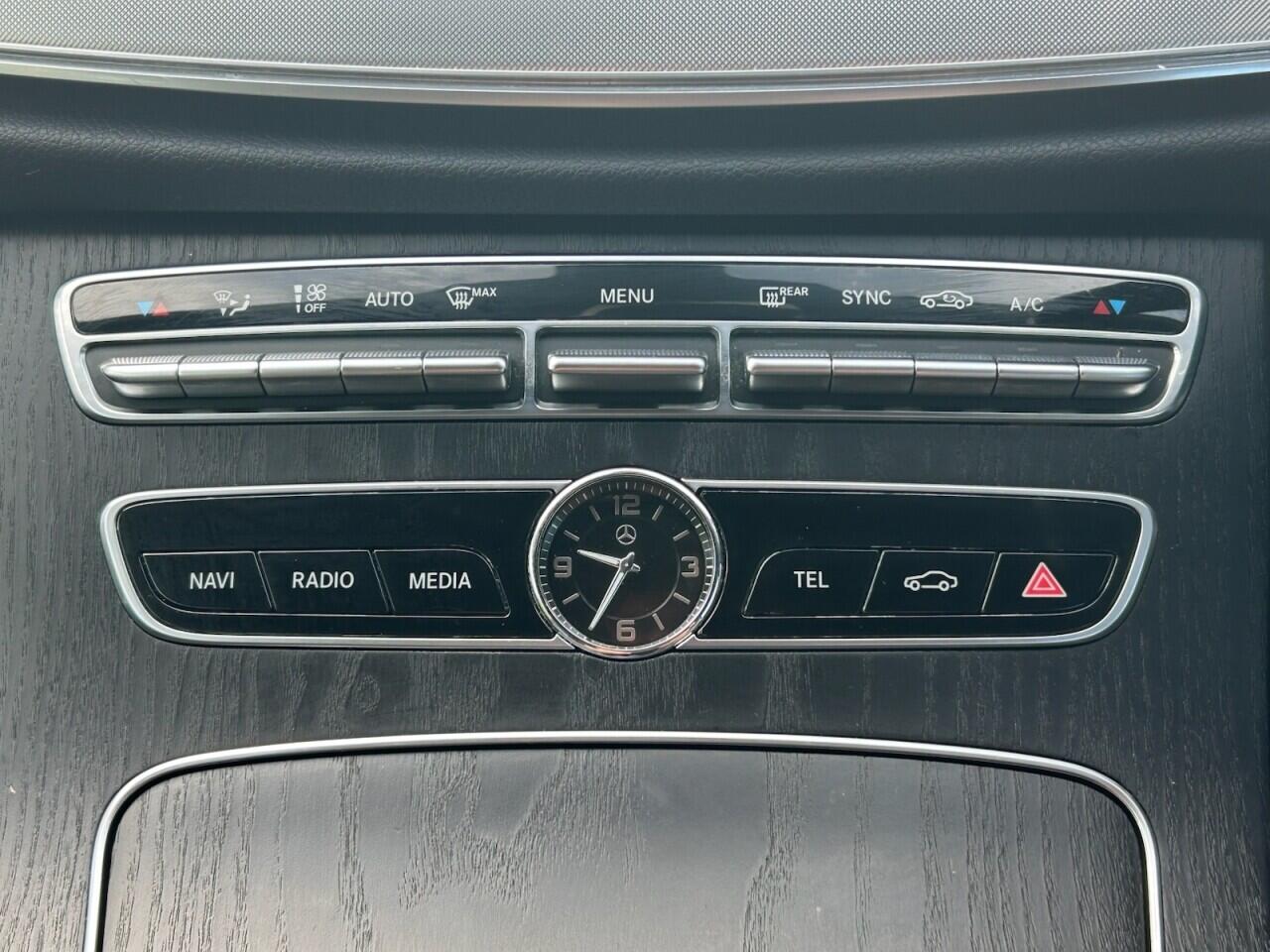 Mercedes-Benz E-Class view 27