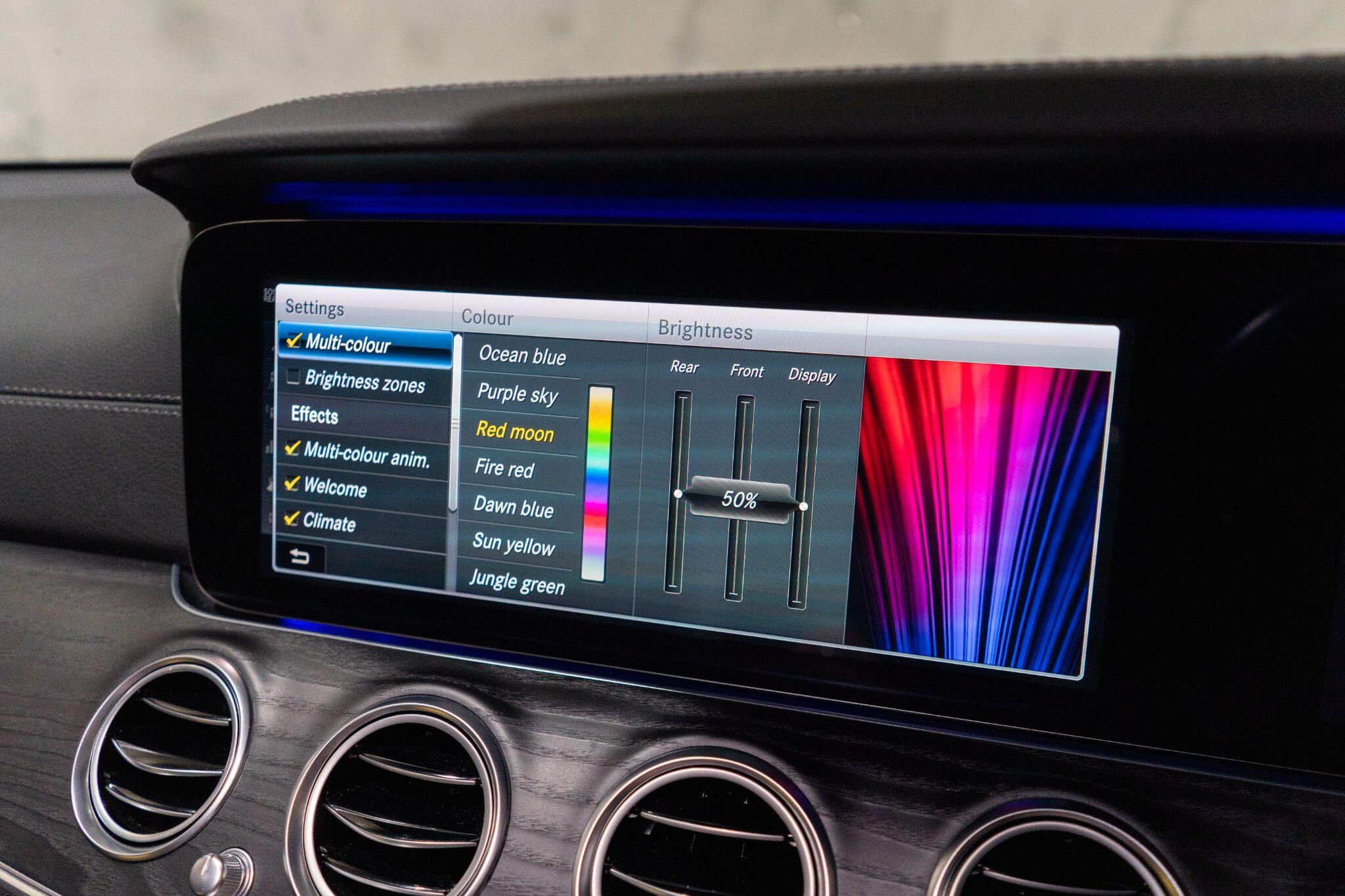 Mercedes-Benz E-Class view 27