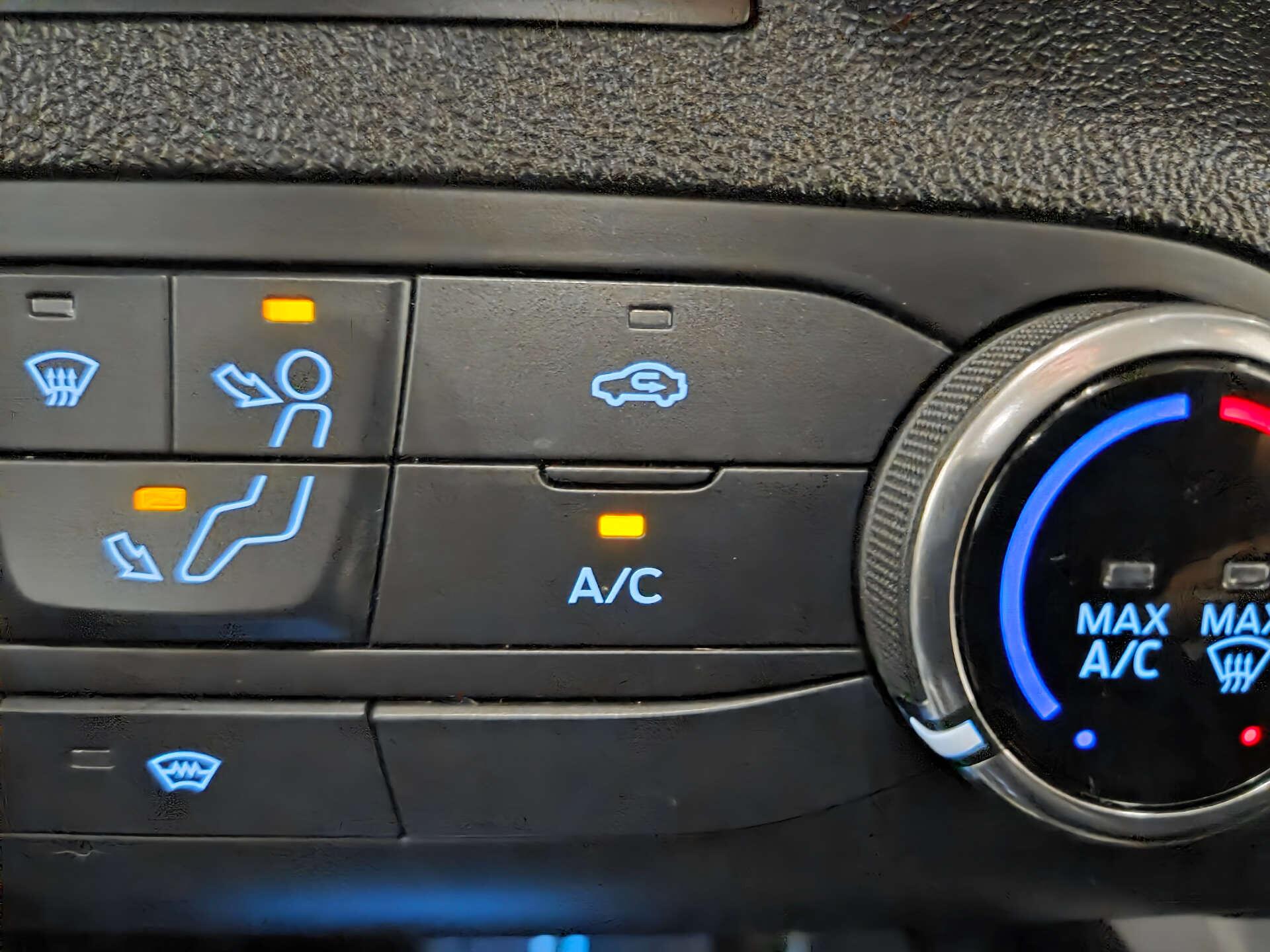 Ford Focus view 23