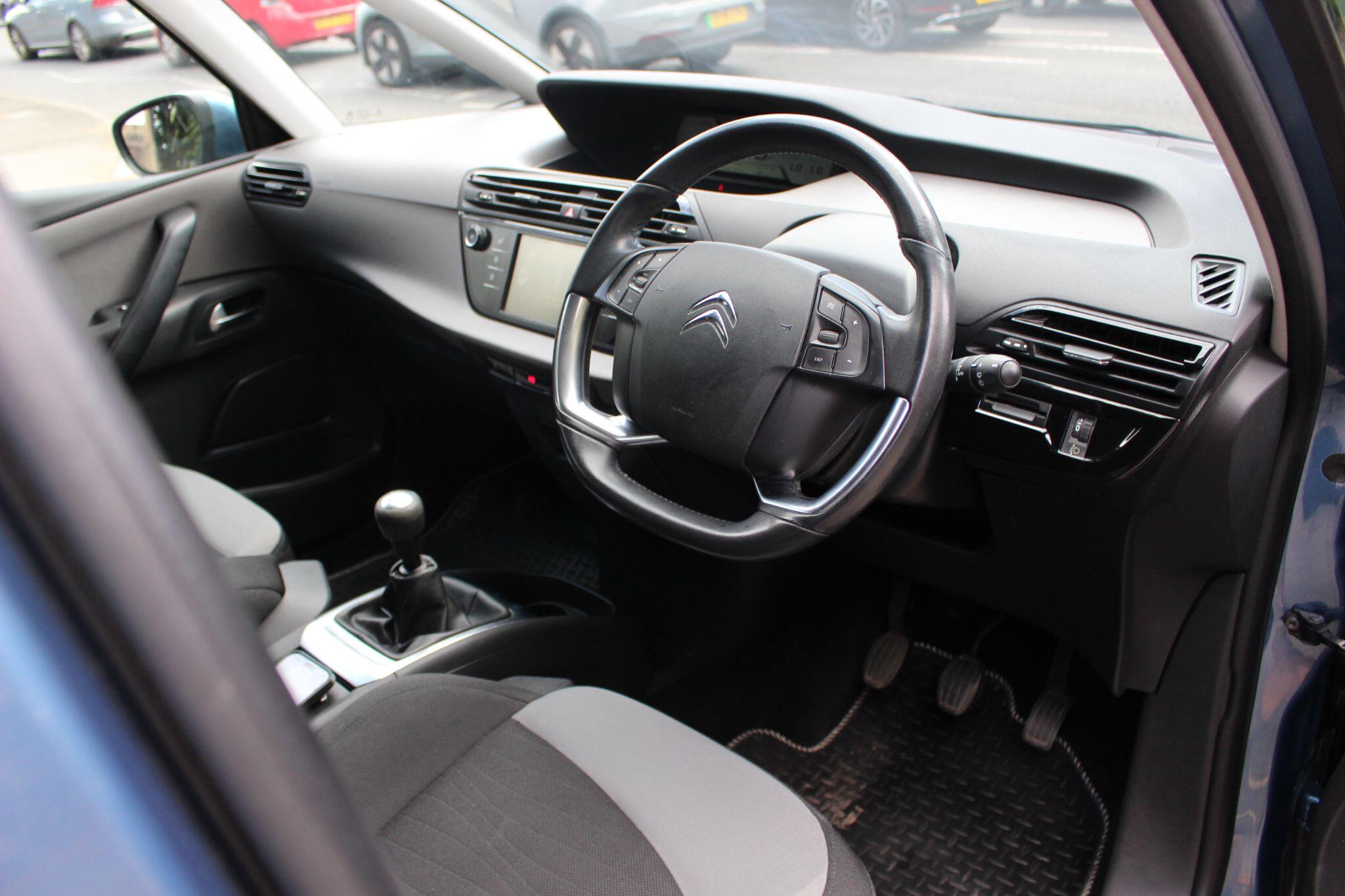 Citroen Grand C4 Picasso view 30
