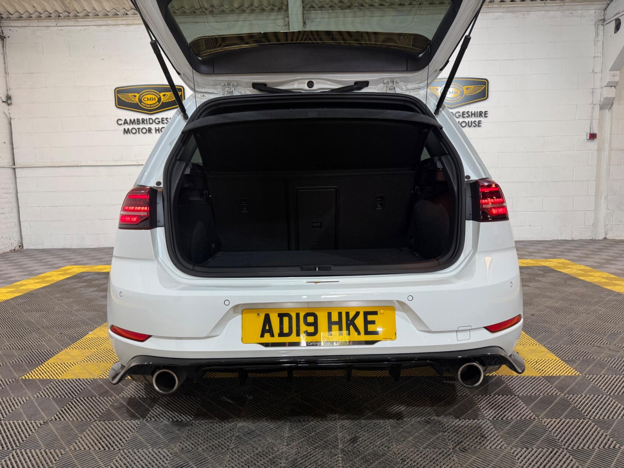 Volkswagen Golf view 4