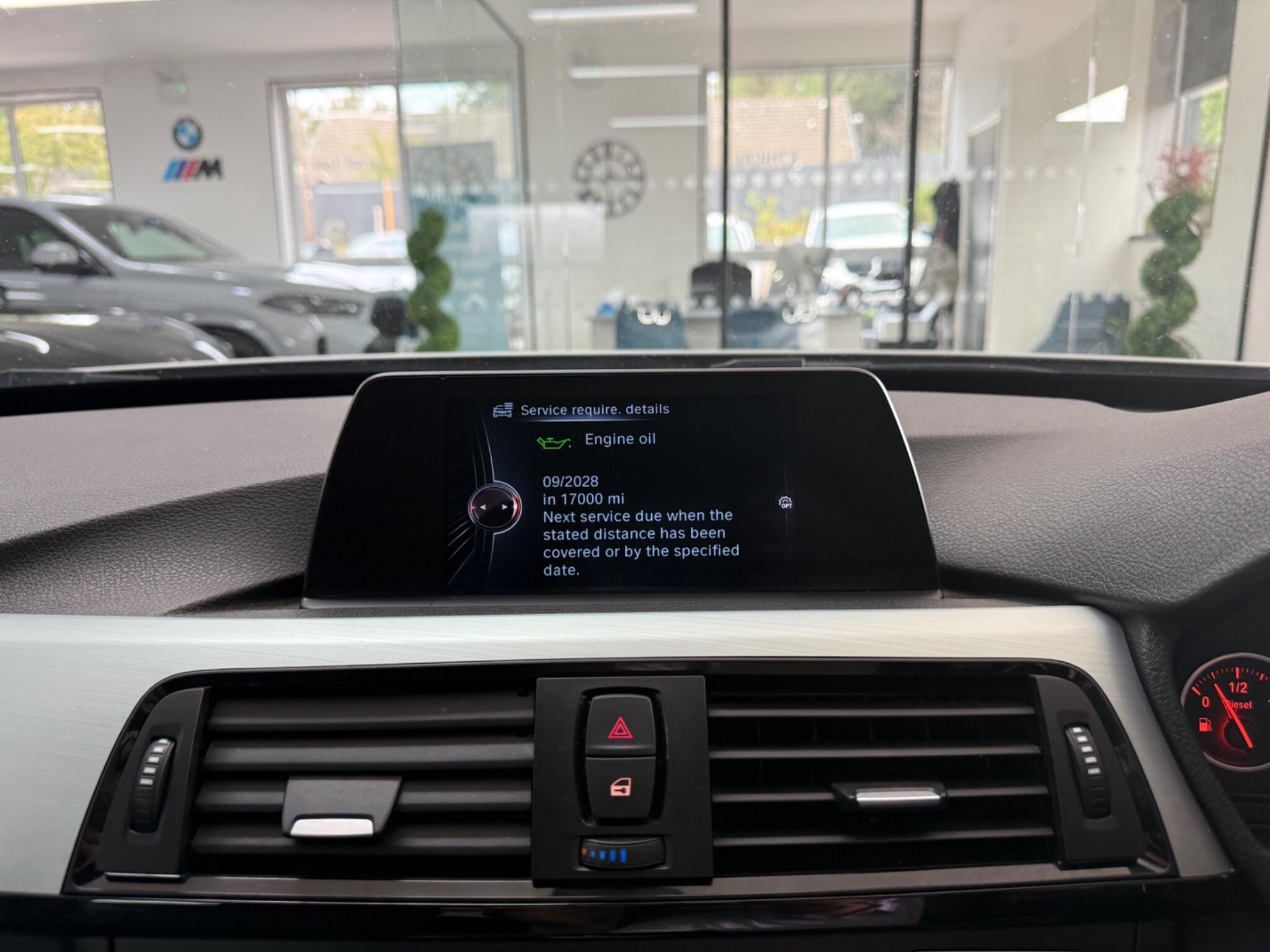 BMW 3 Series view 16