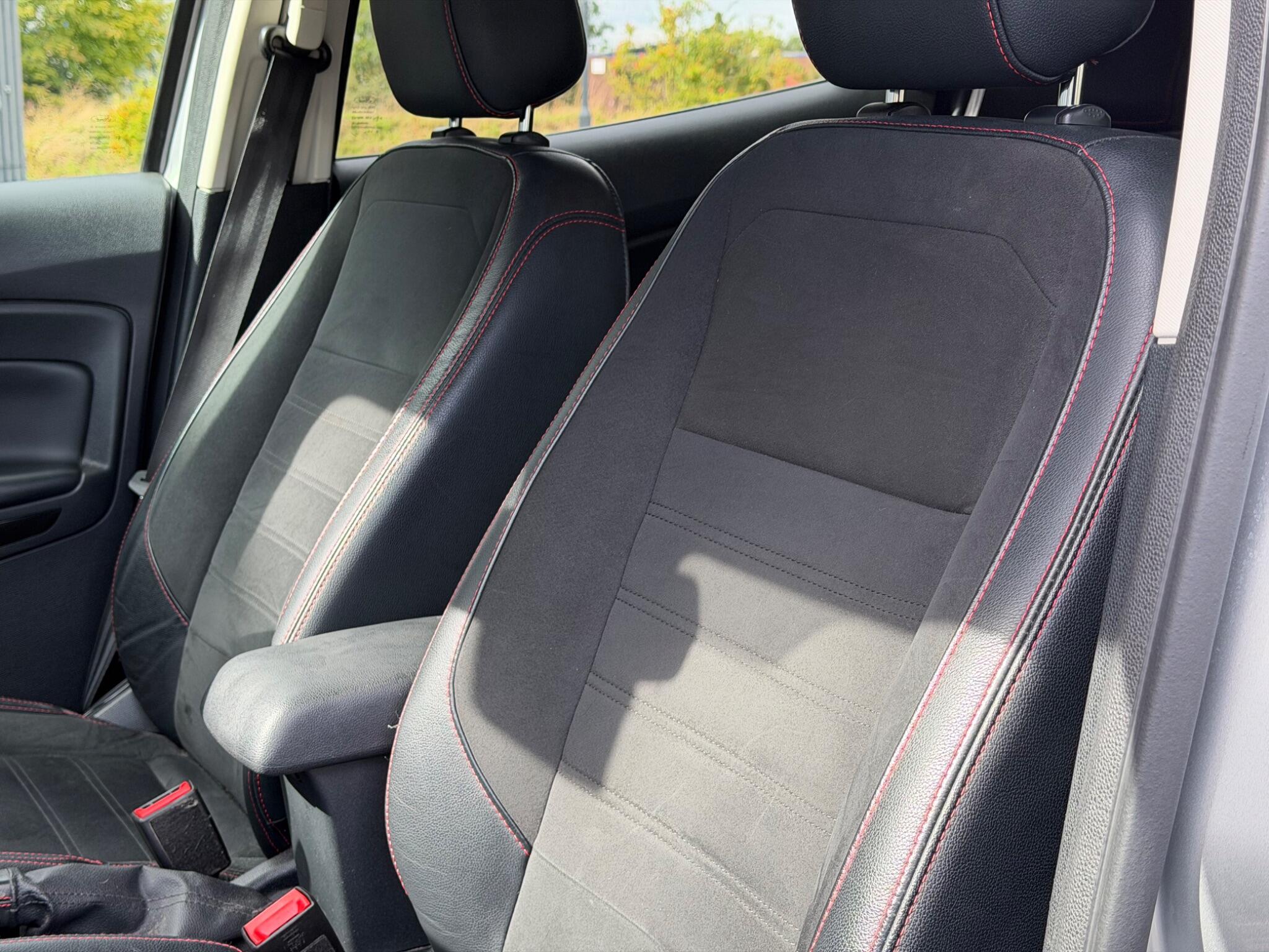 Ford Ecosport view 12