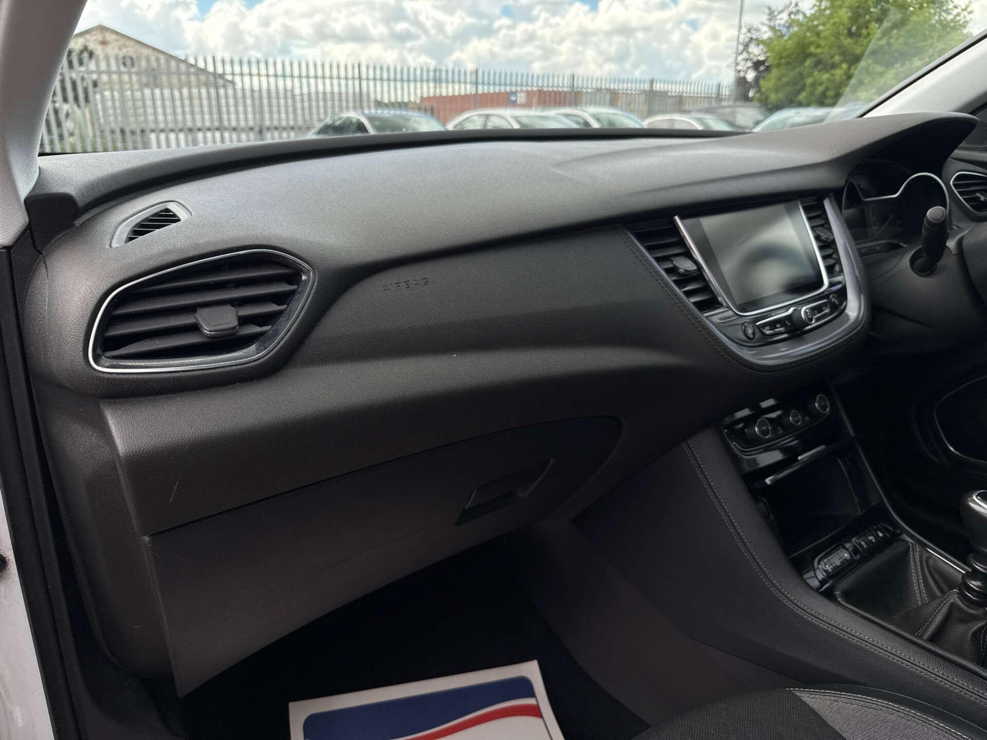 Vauxhall Grandland X view 41