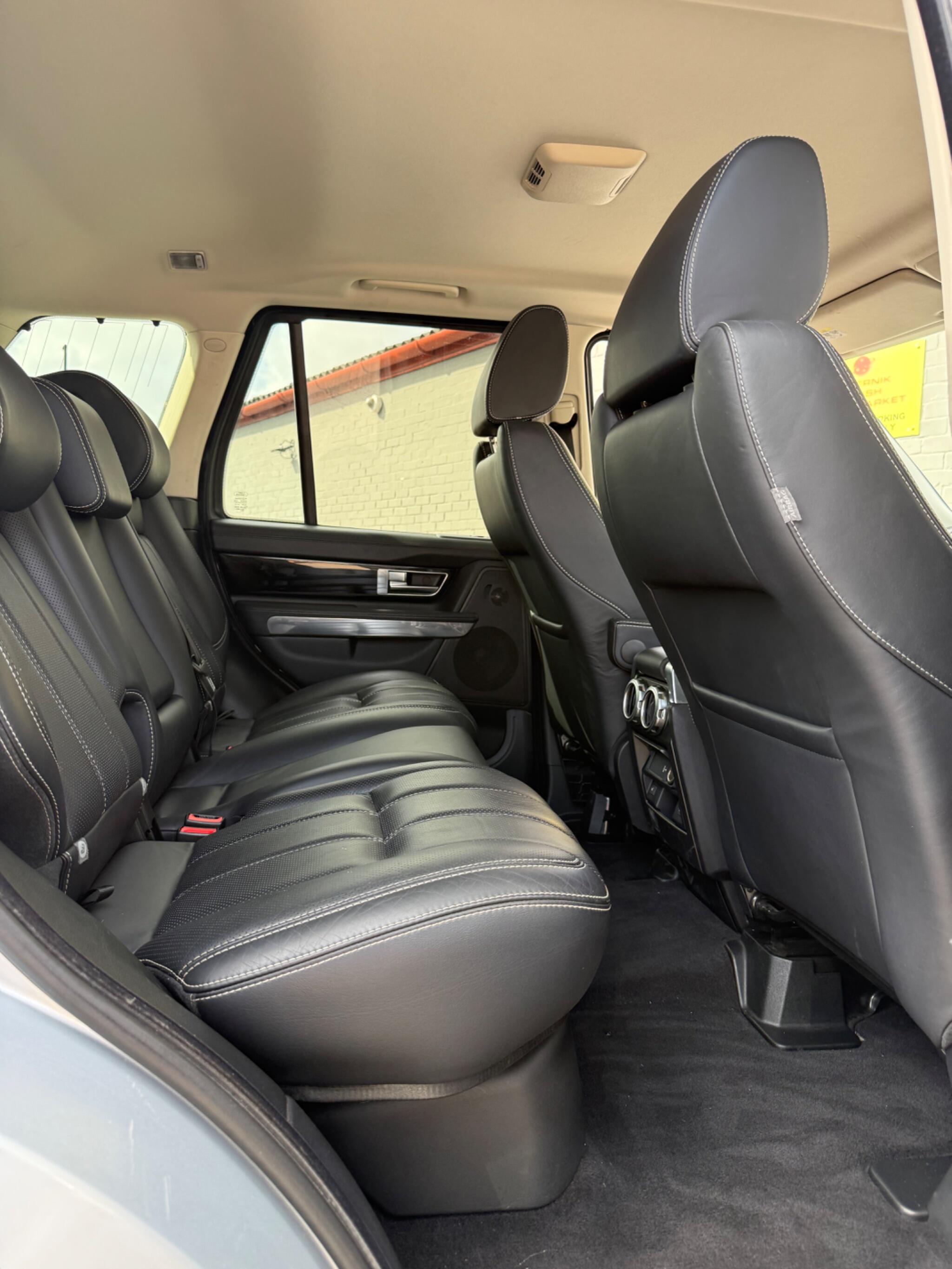 Land Rover Range Rover Sport view 11