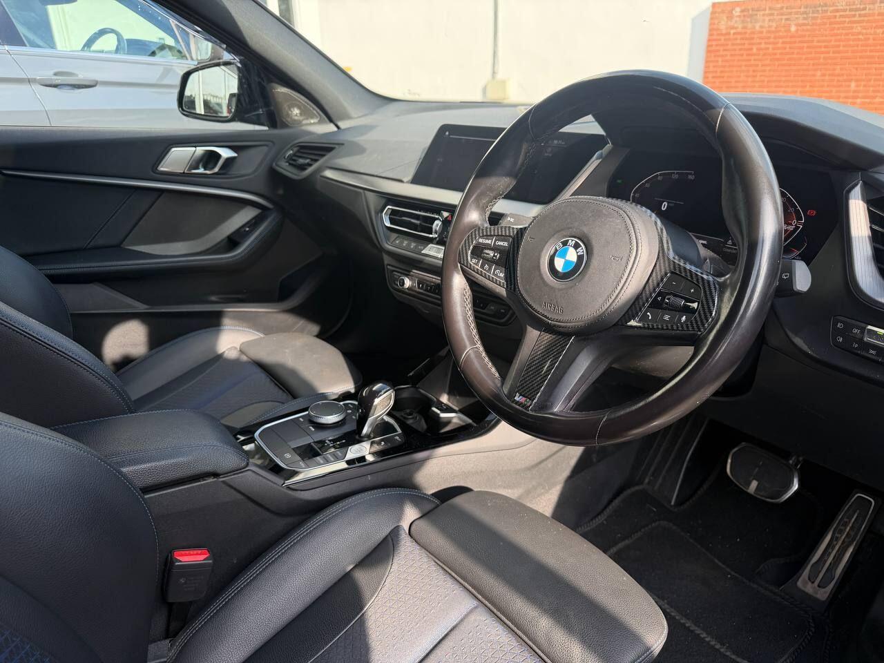 BMW 1 Series view 10