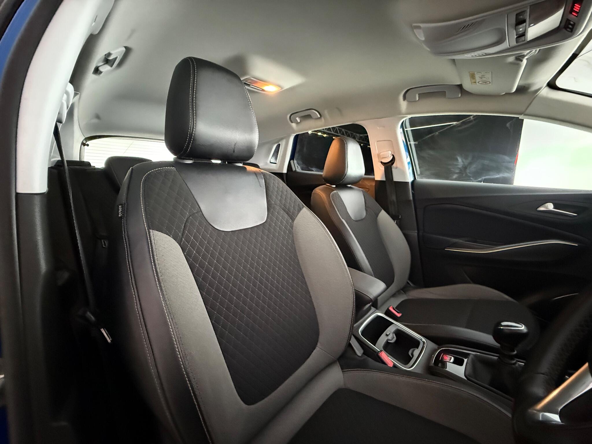 Vauxhall Grandland X view 26