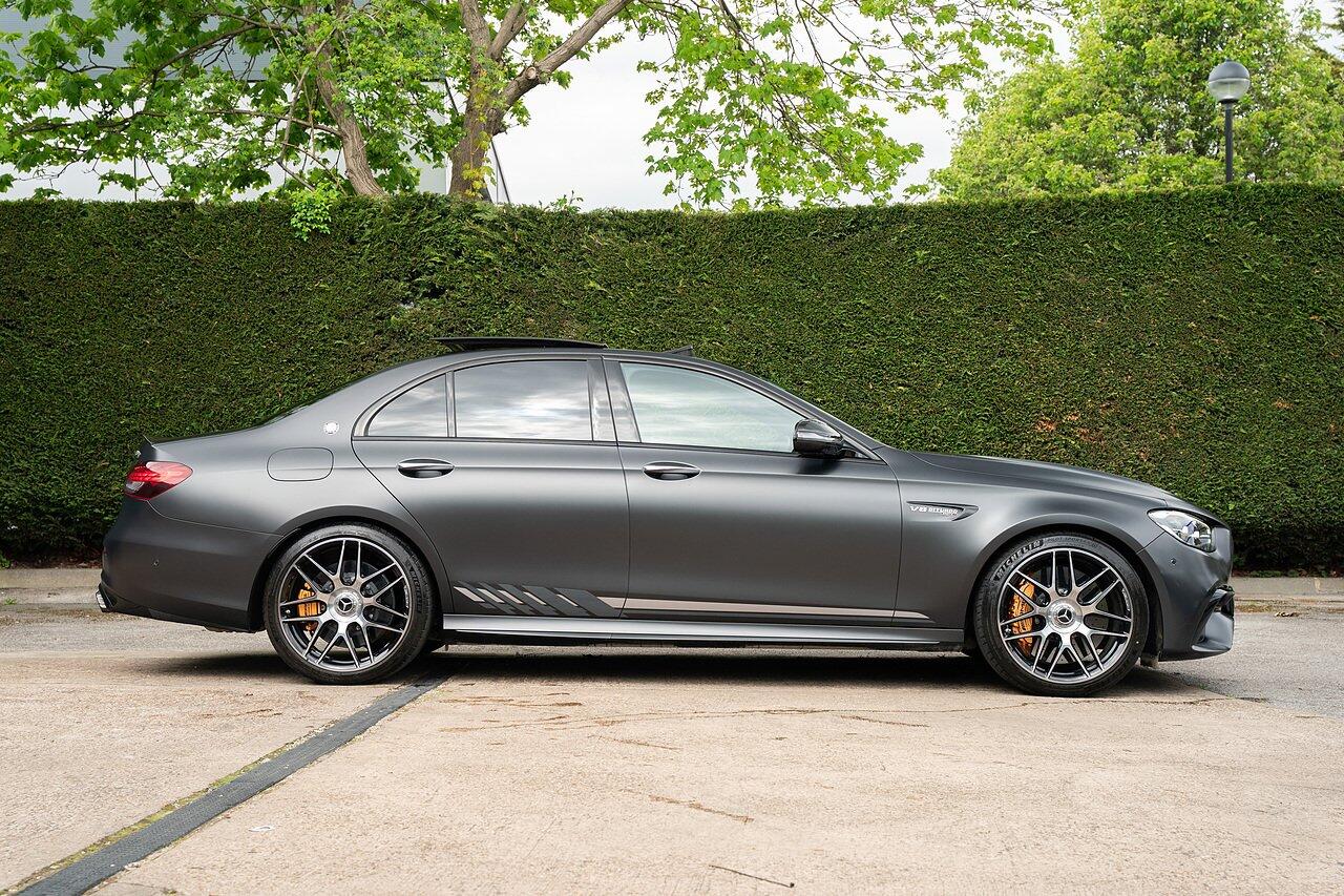 Mercedes-Benz E-Class view 6