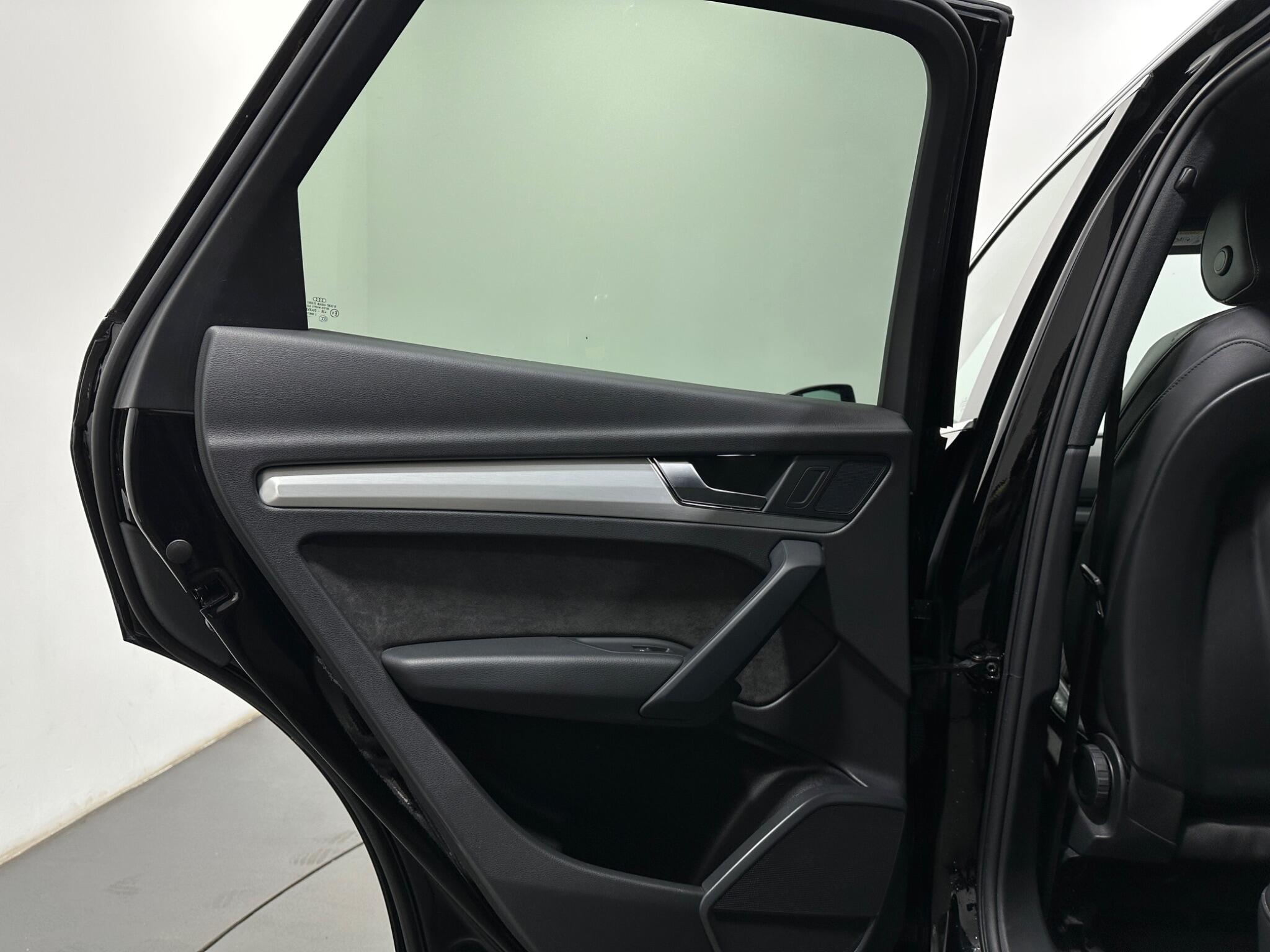 Audi Q5 view 39