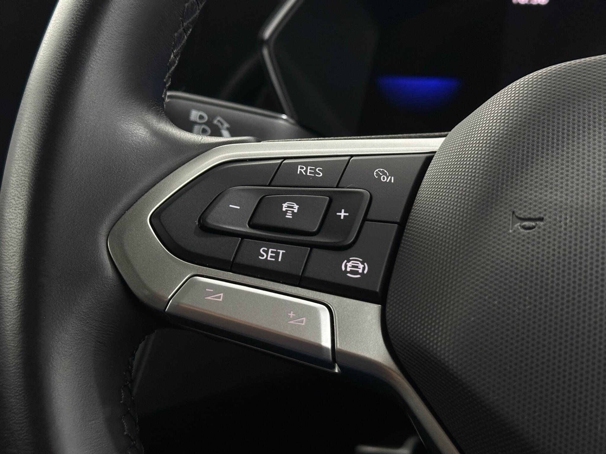 Volkswagen T-Cross view 14