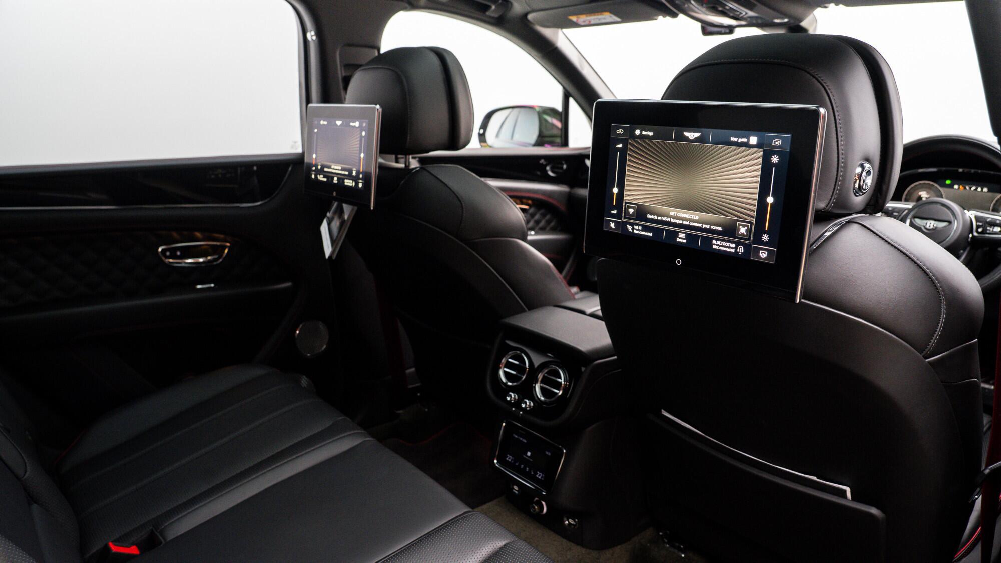 Bentley Bentayga view 10