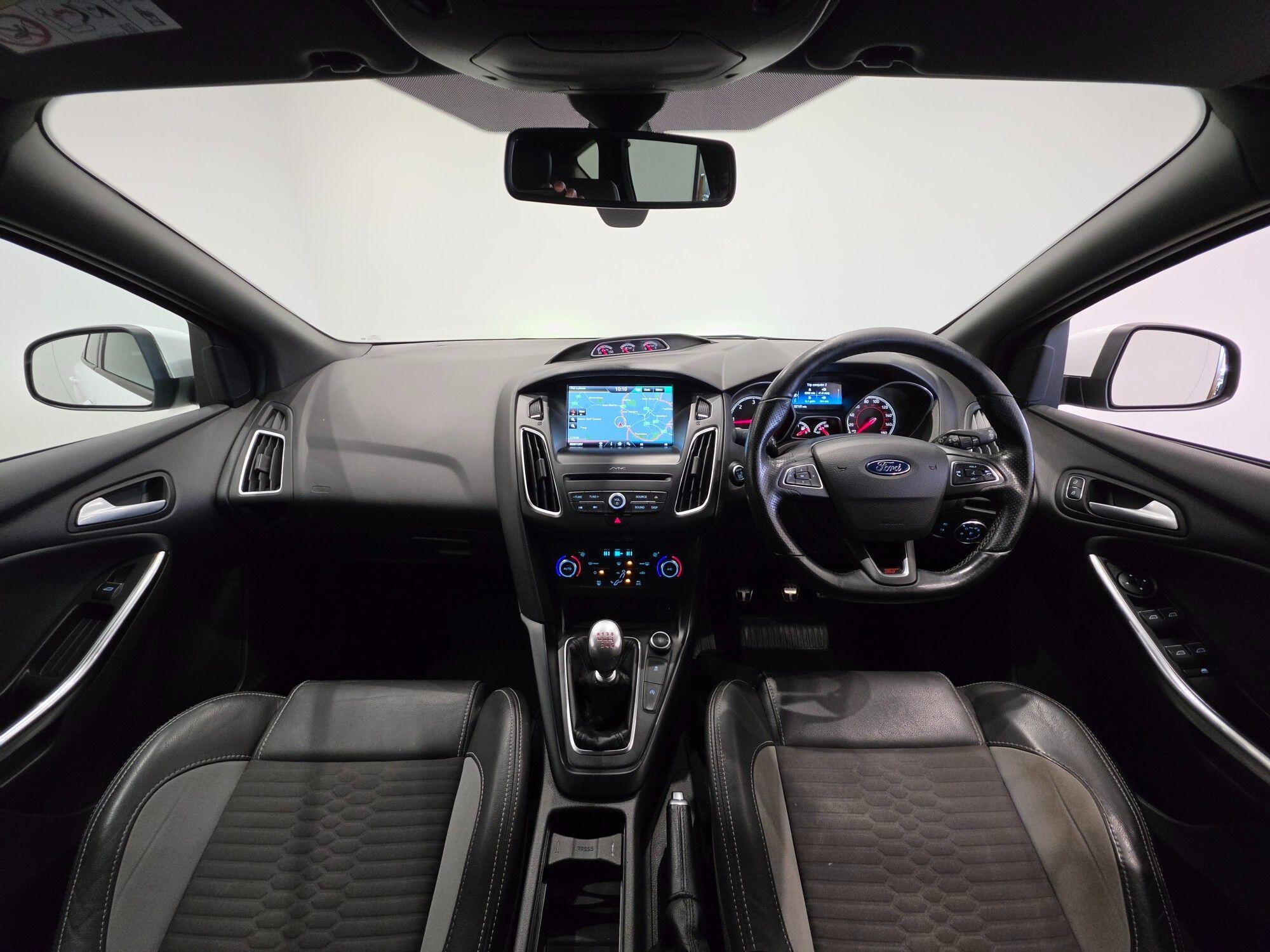 Ford Focus view 23