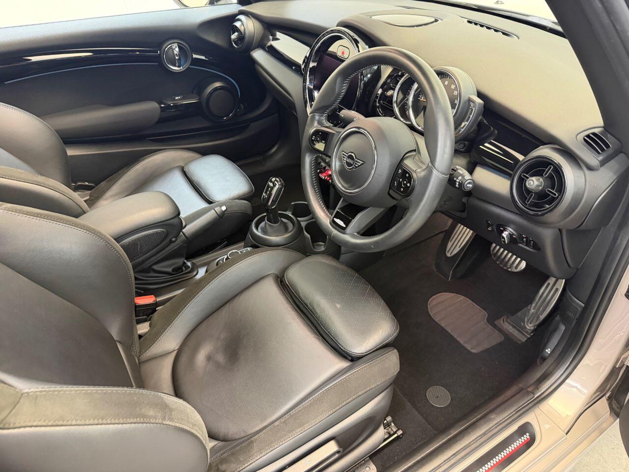Mini Cooper view 20