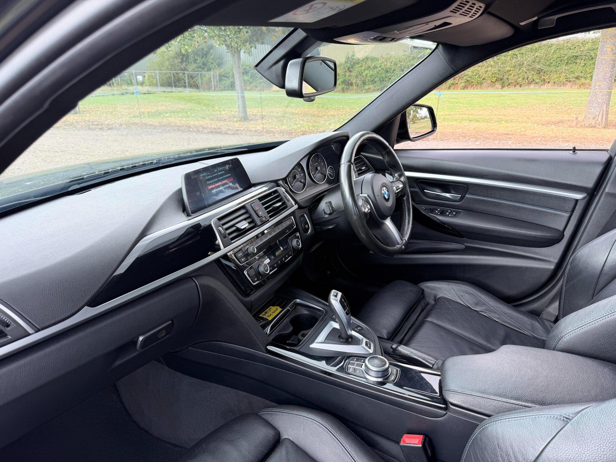 BMW 3 Series view 26