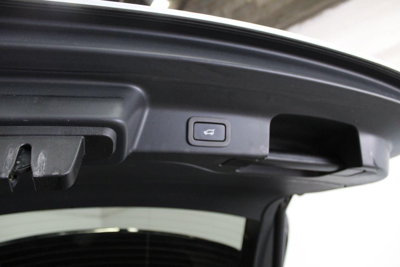 Jaguar F-Pace view 25
