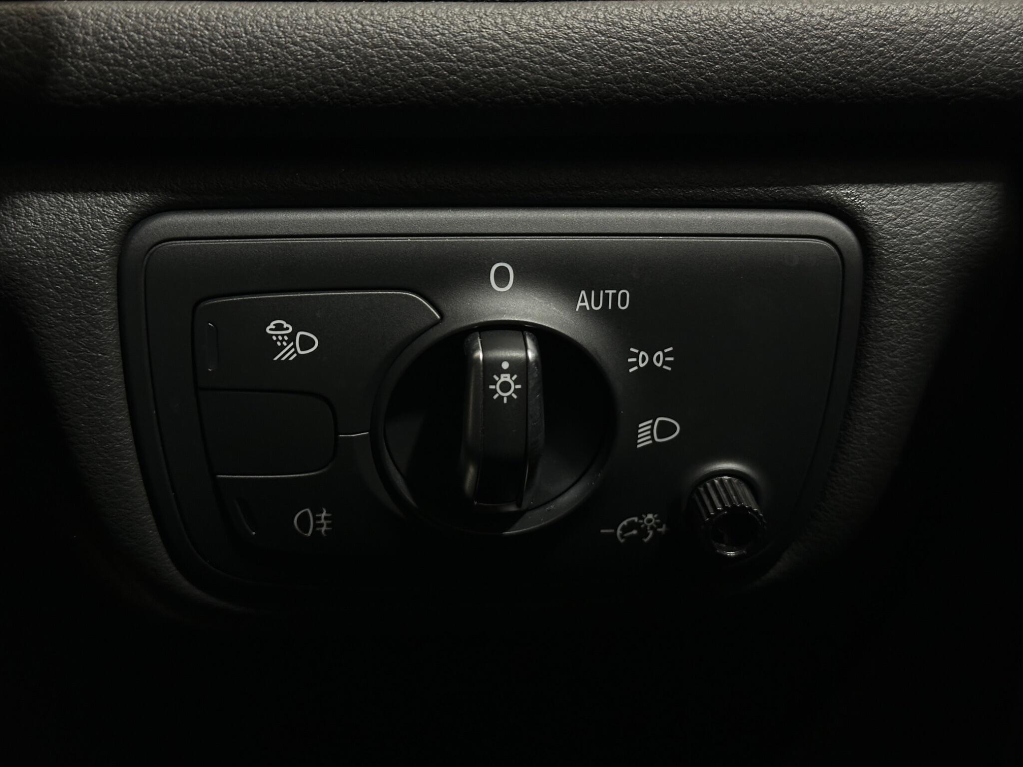 Audi A6 view 18