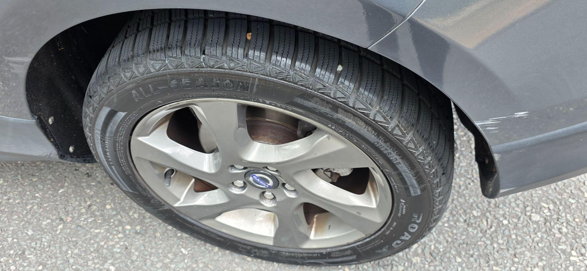 Volvo V40 Cross Country view 42
