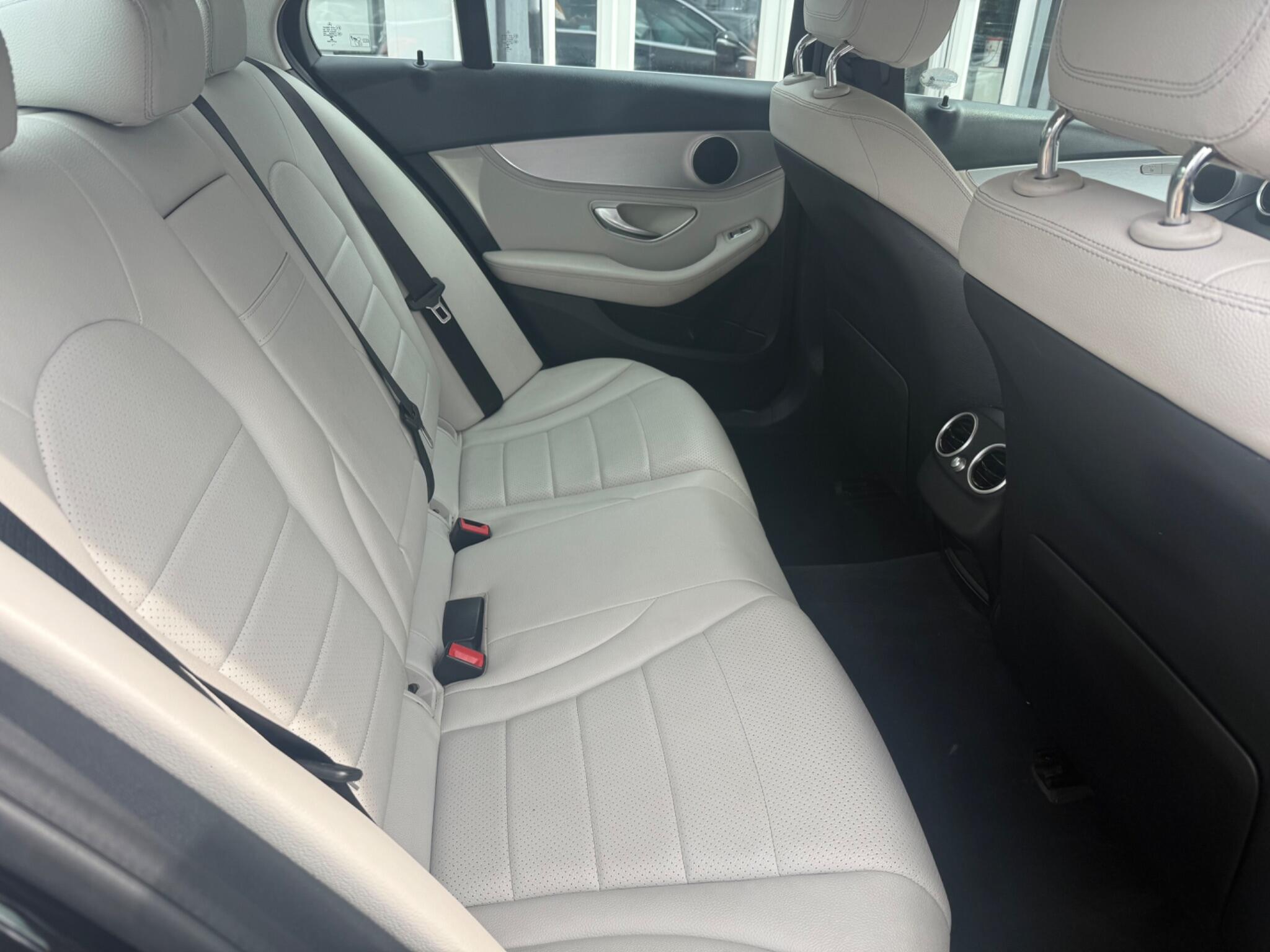 Mercedes-Benz C Class view 11