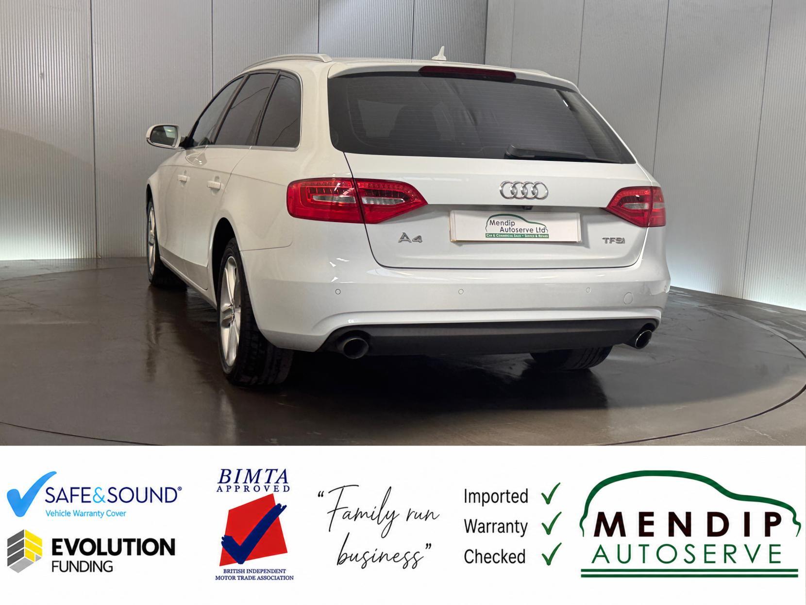 Audi A4 Avant view 17