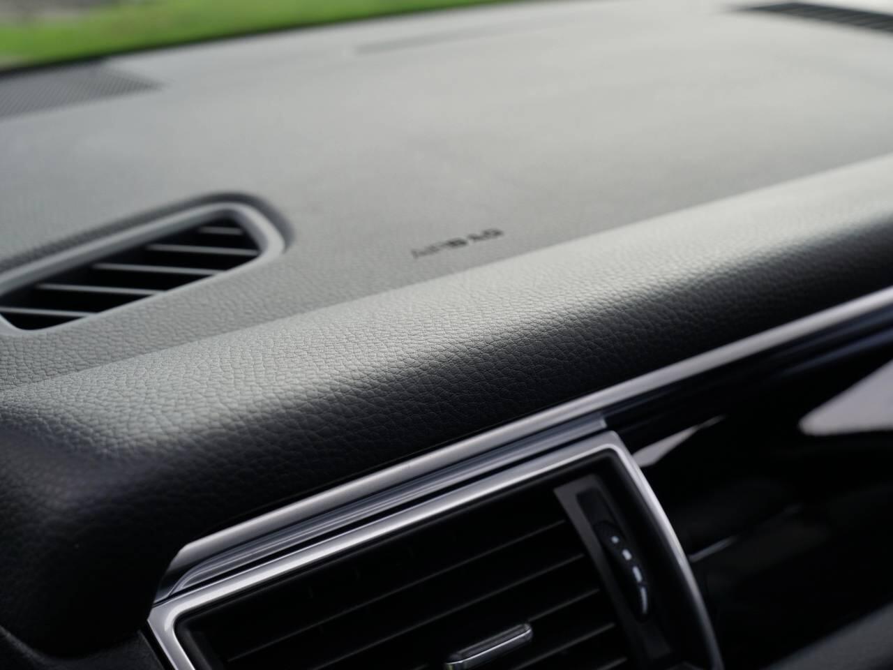 Porsche Macan view 40