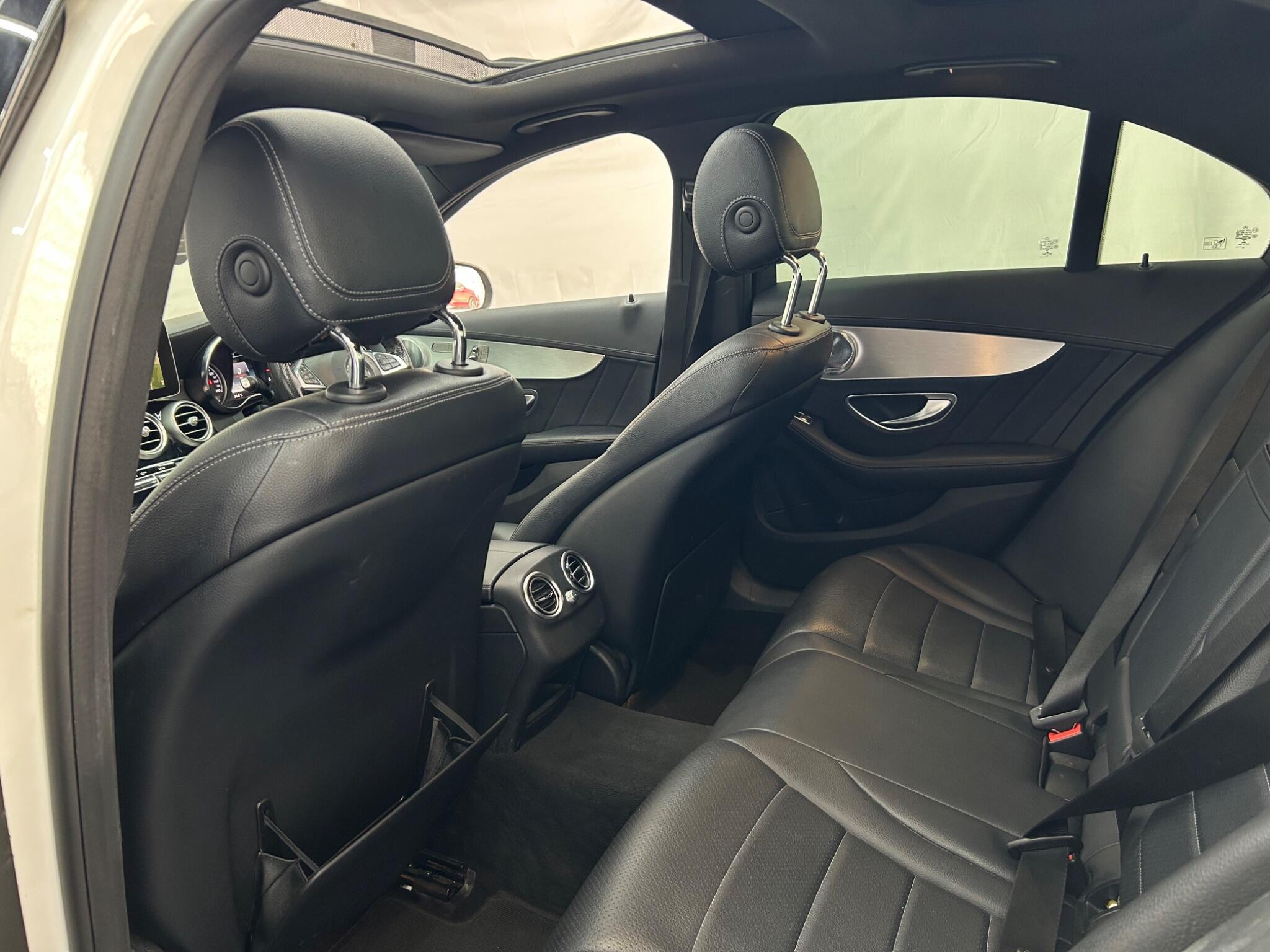 Mercedes-Benz C Class view 24