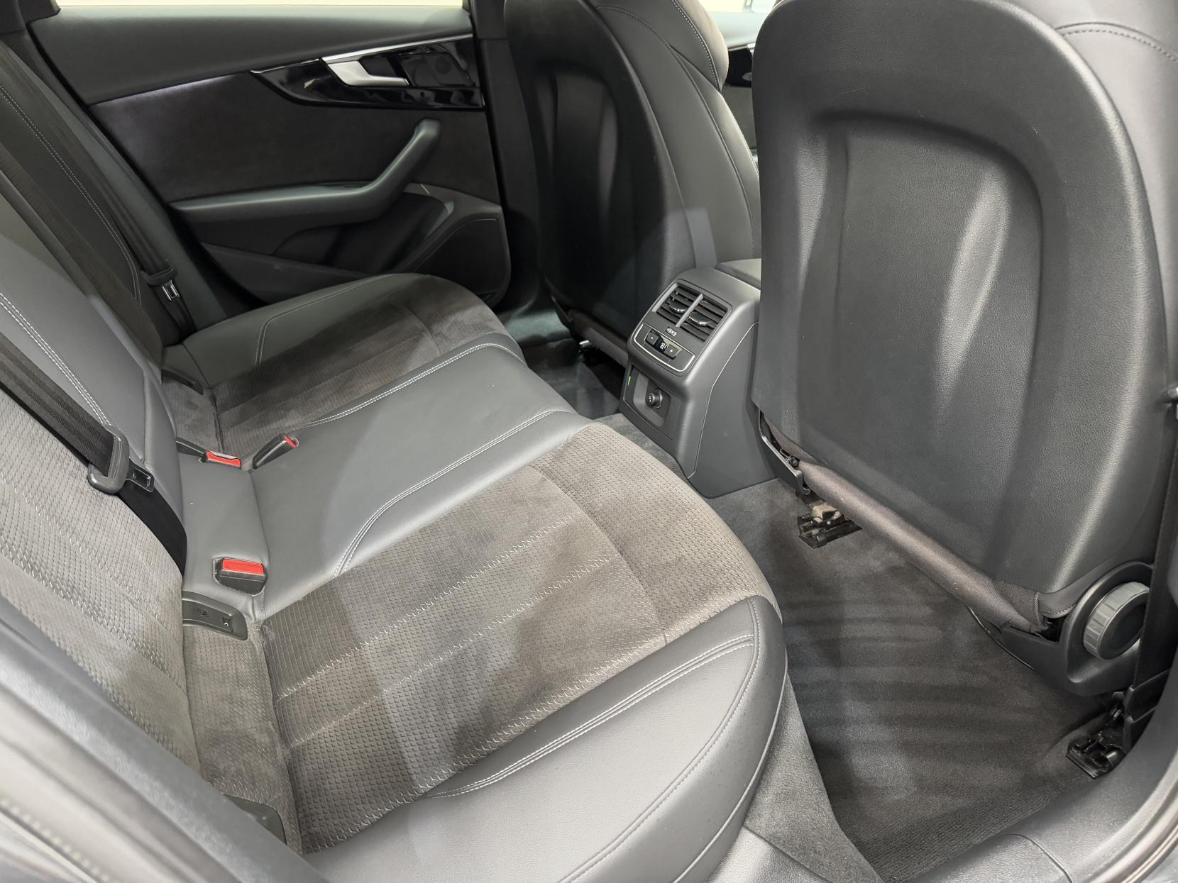 Audi A4 Avant view 42