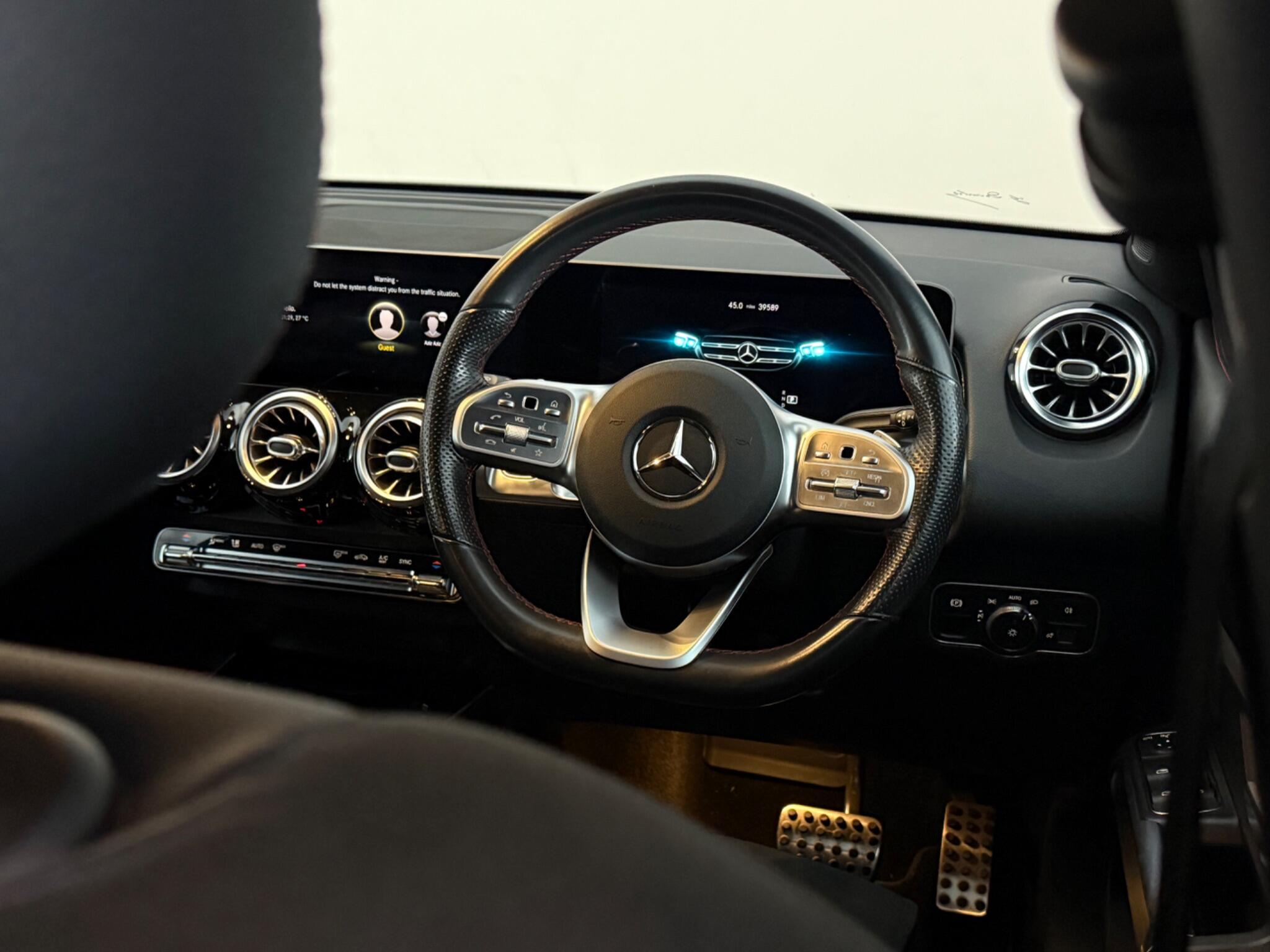 Mercedes-Benz GLB view 15