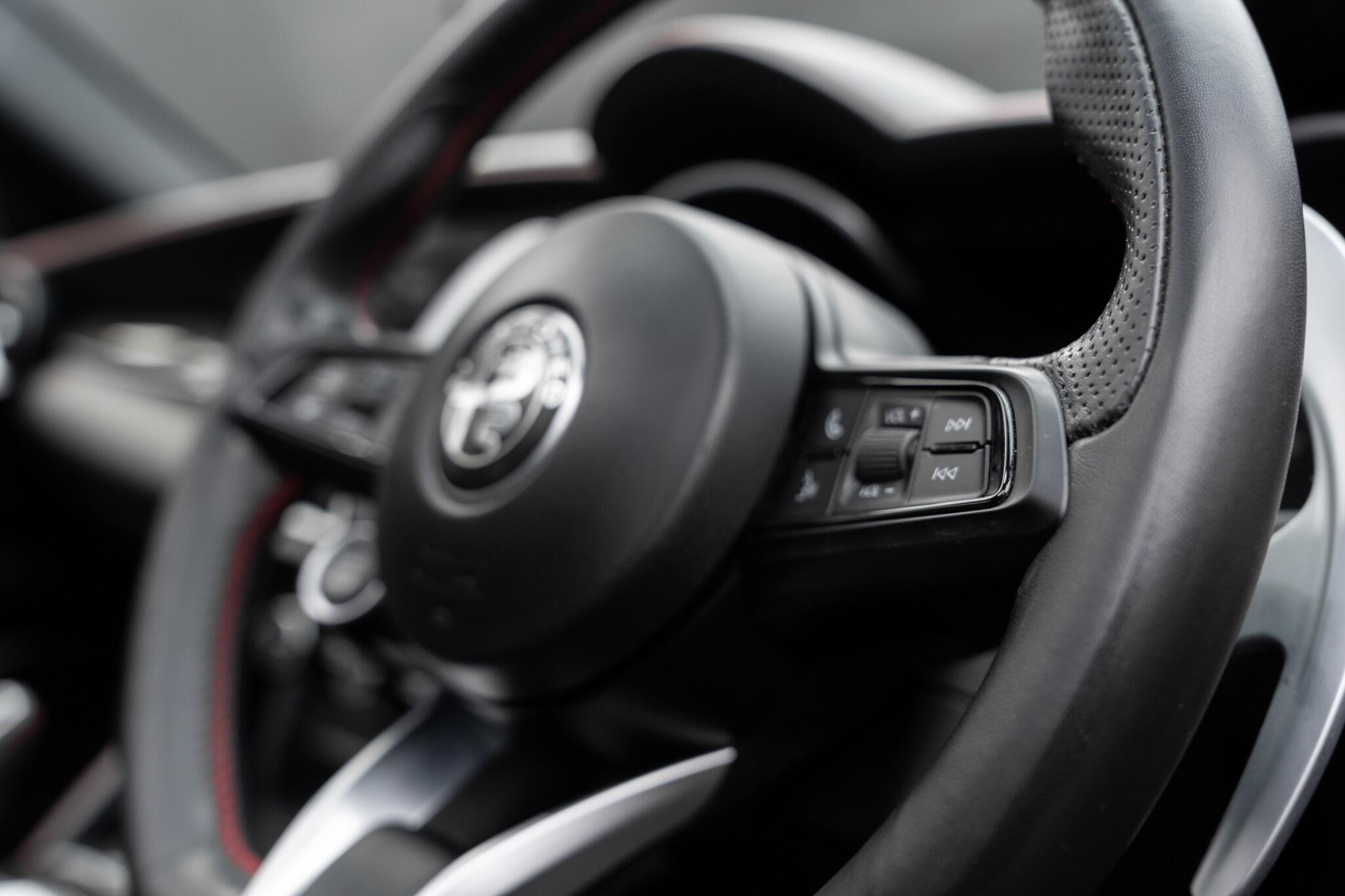 Alfa Romeo Stelvio view 30