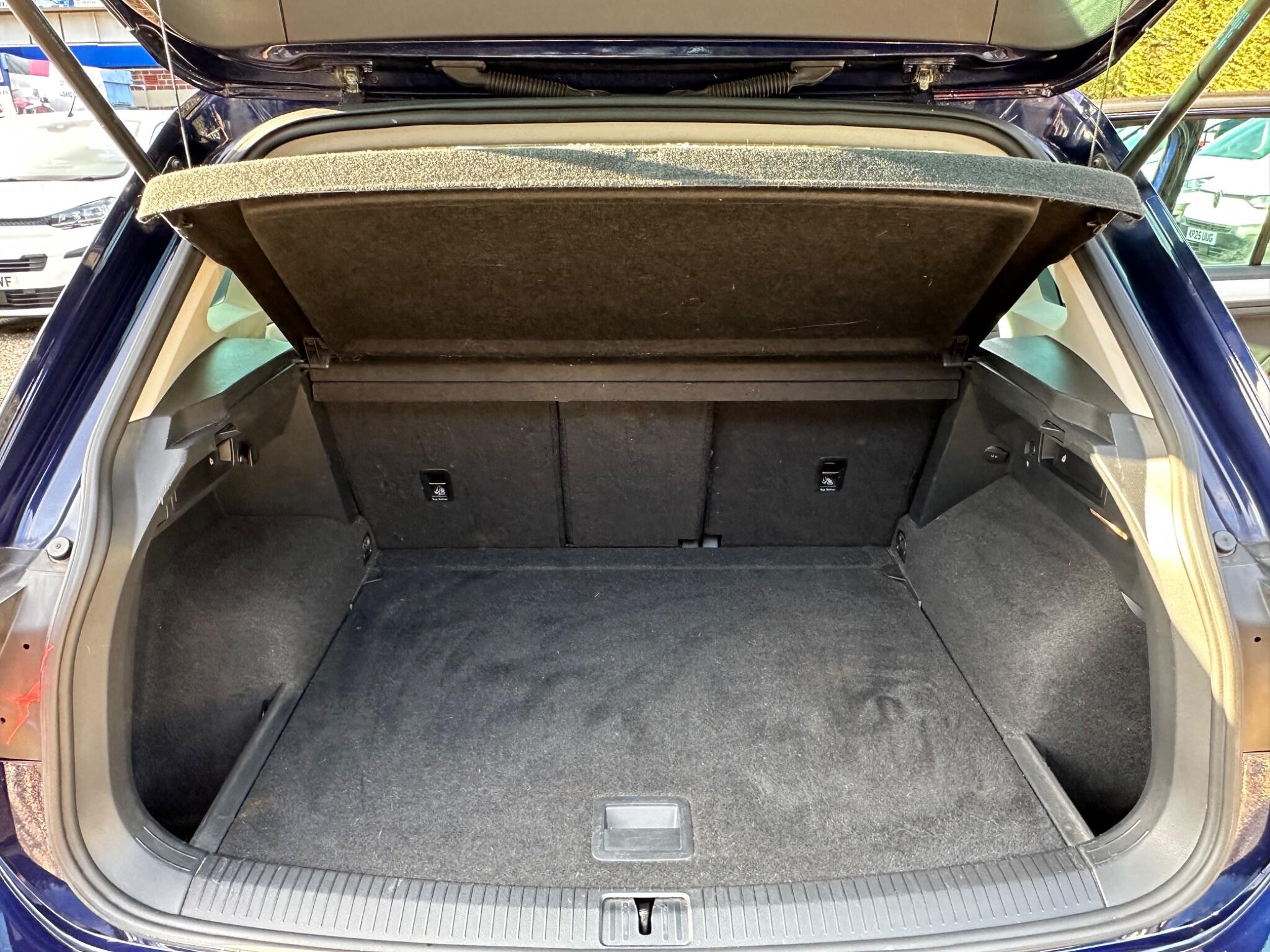 Volkswagen Tiguan view 16