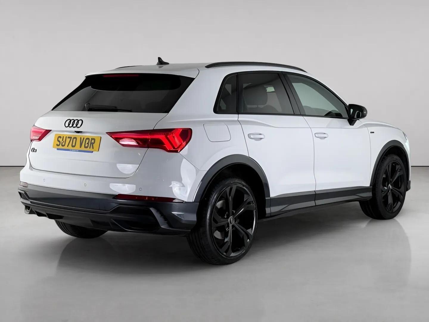 Audi Q3 view 6