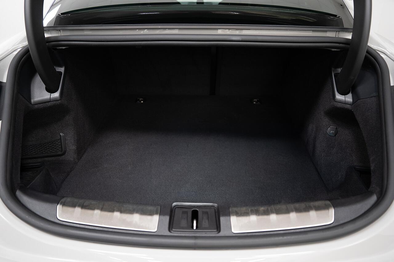Porsche Taycan view 45