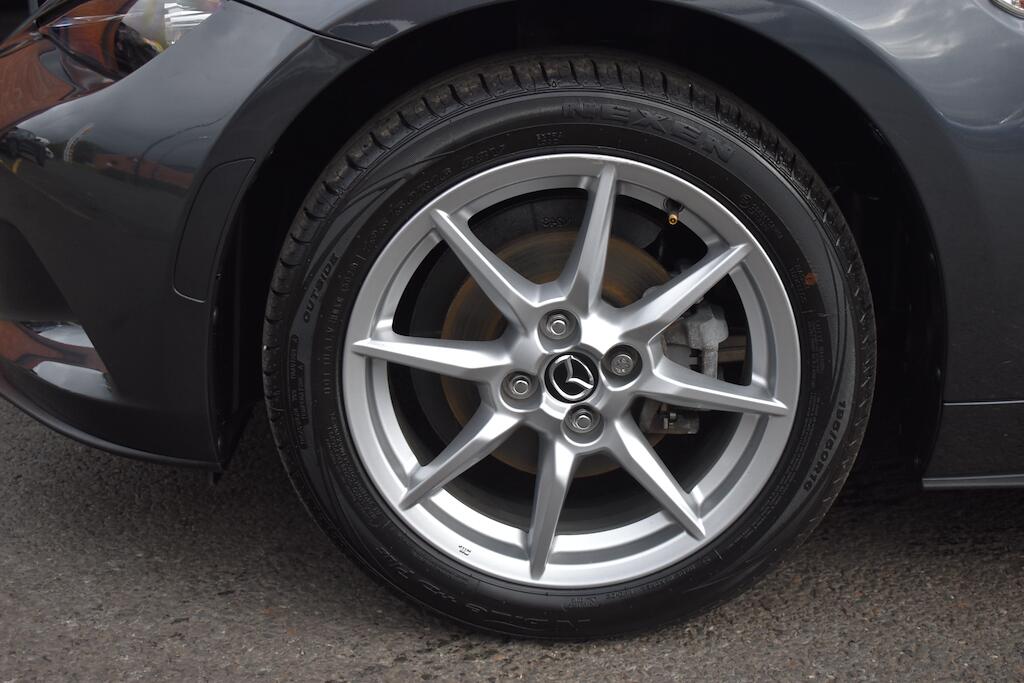 Mazda MX-5 view 40