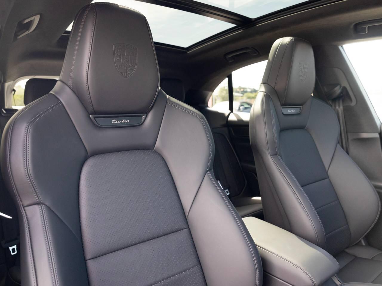 Porsche Macan view 5