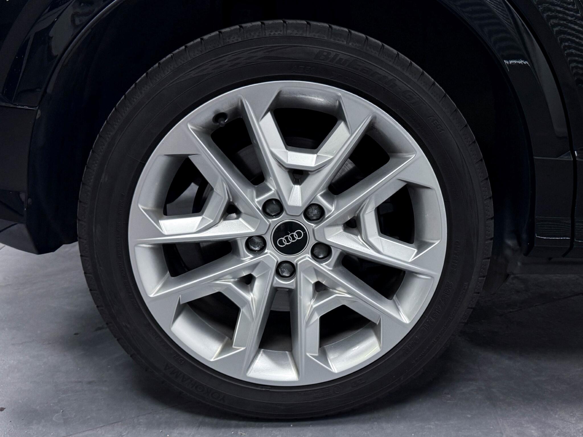 Audi SQ2 view 58