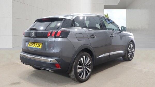 Peugeot 3008 view 2