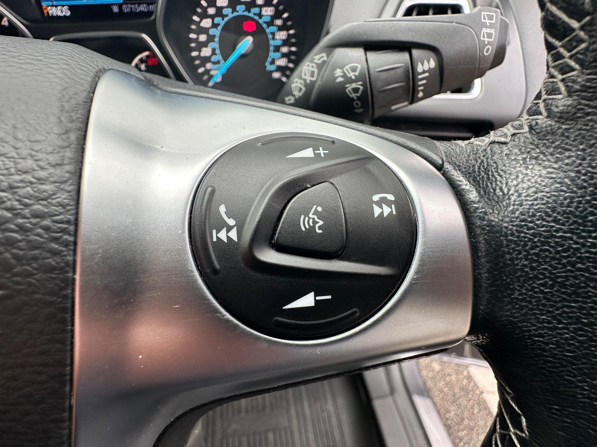Ford Kuga view 16