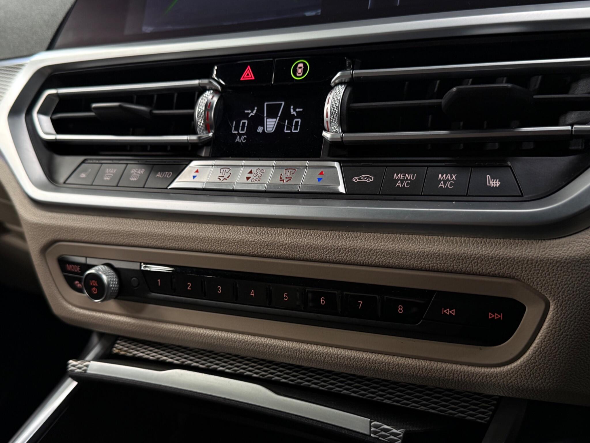 BMW 3 Series view 22