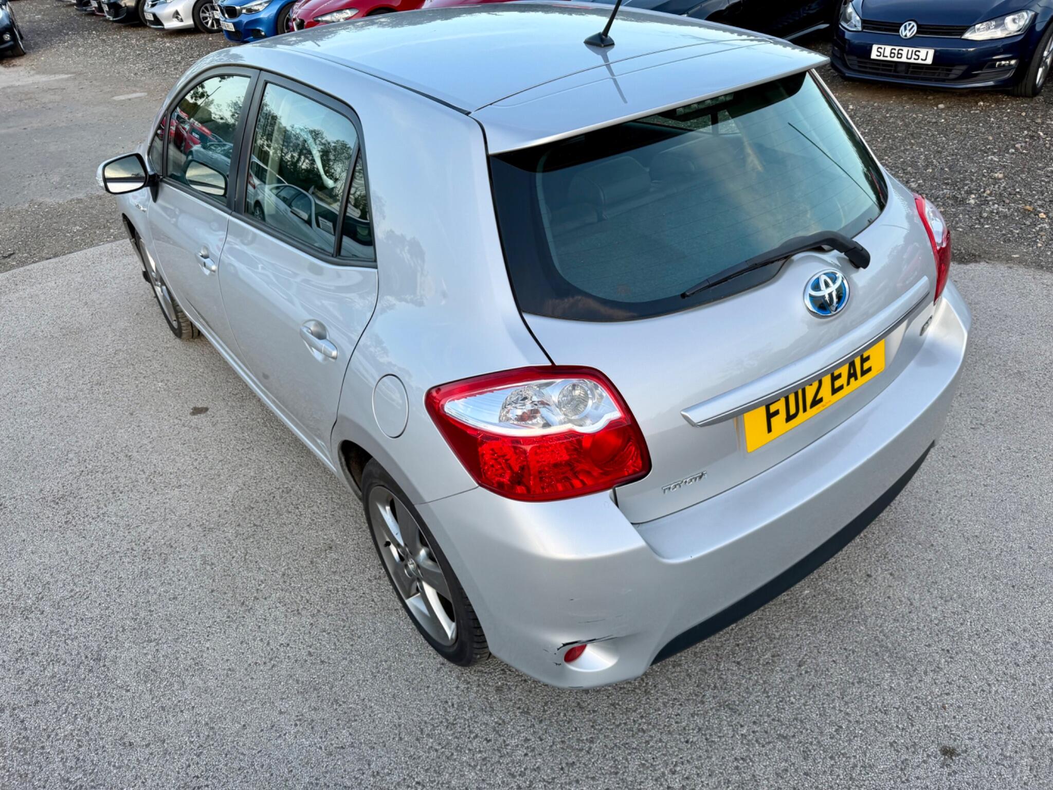 Toyota Auris view 5