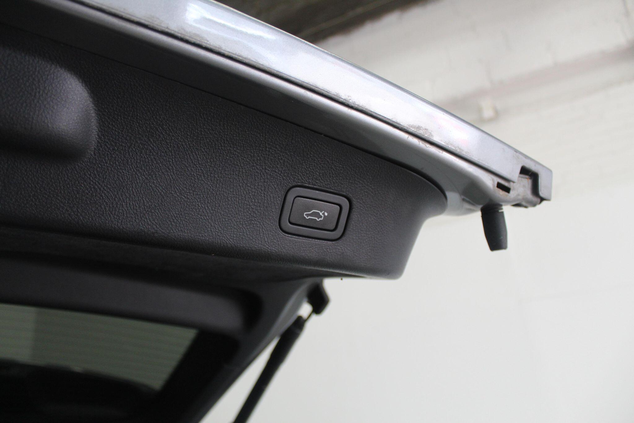 Land Rover Range Rover Sport view 25