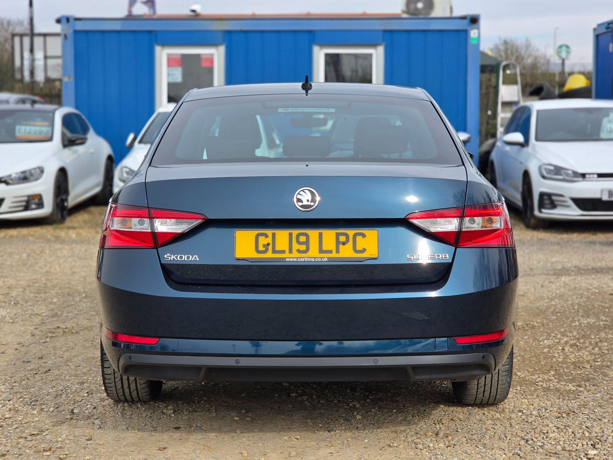 Skoda Superb view 33