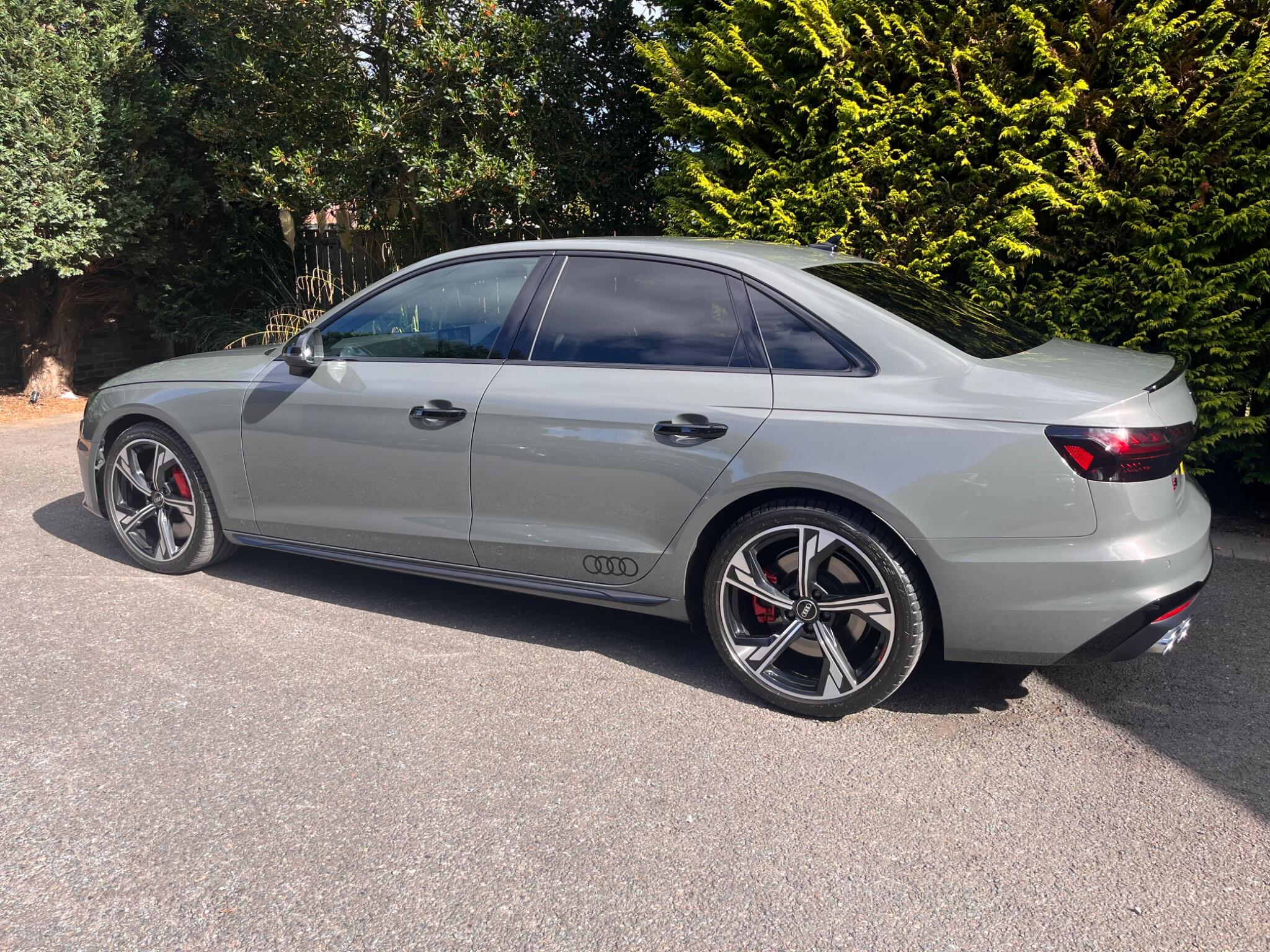 Audi S4 view 7