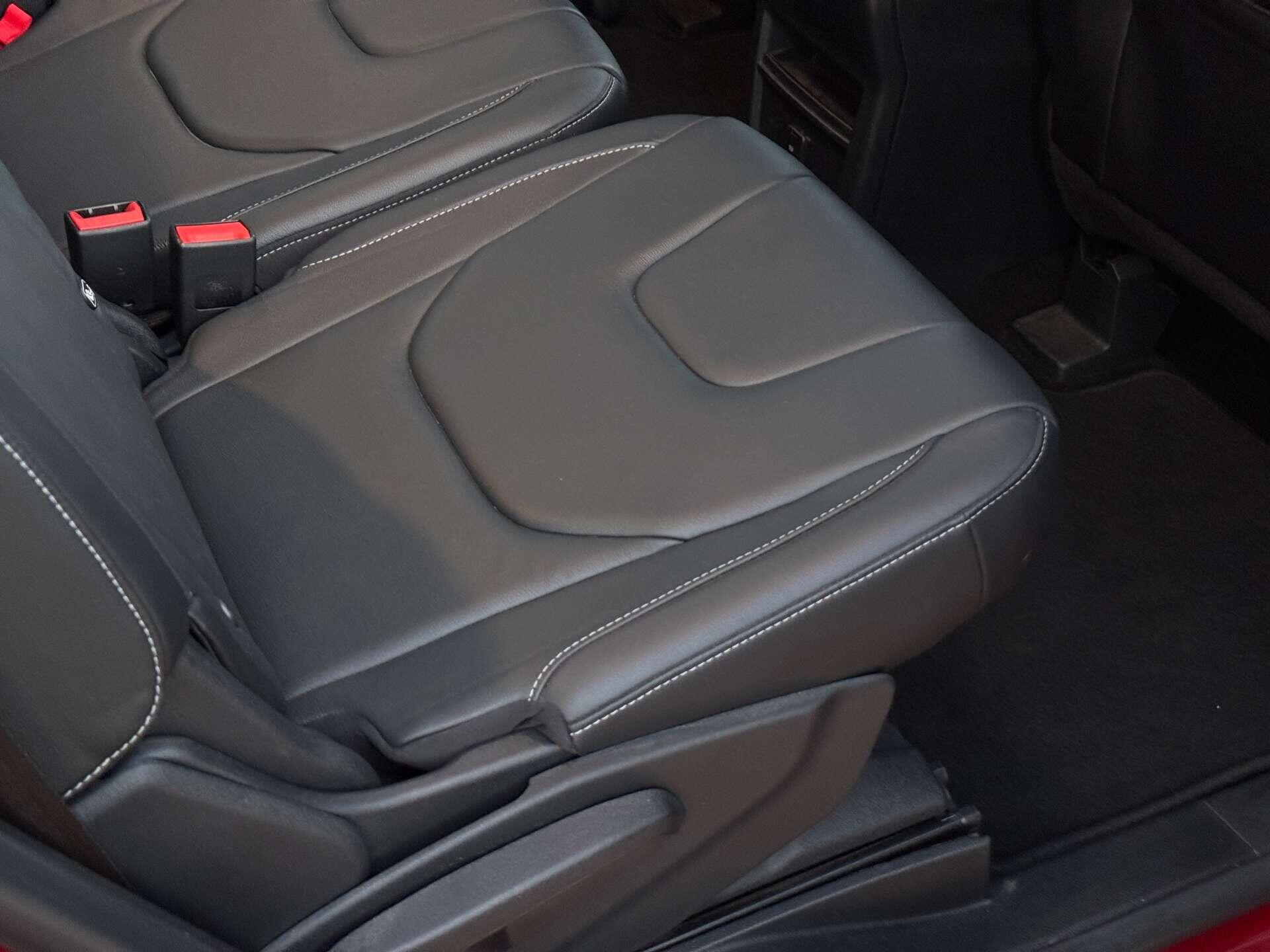 Ford S-Max view 25