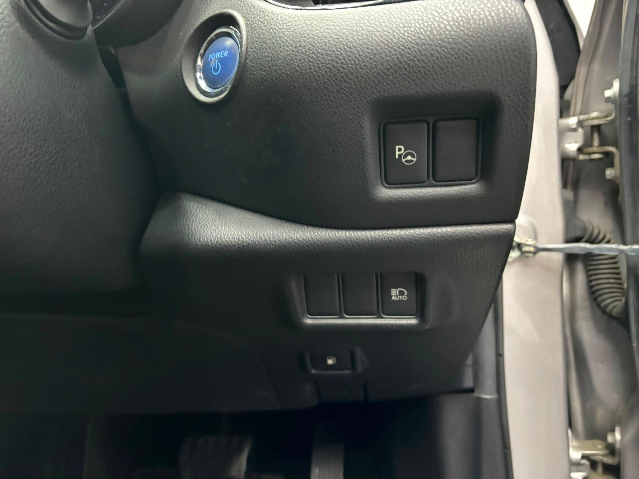 Toyota C-HR view 22