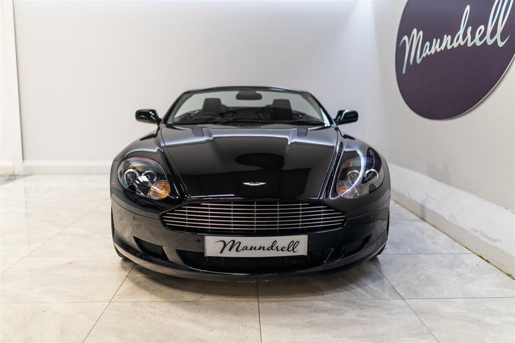 Aston Martin DB9 view 5