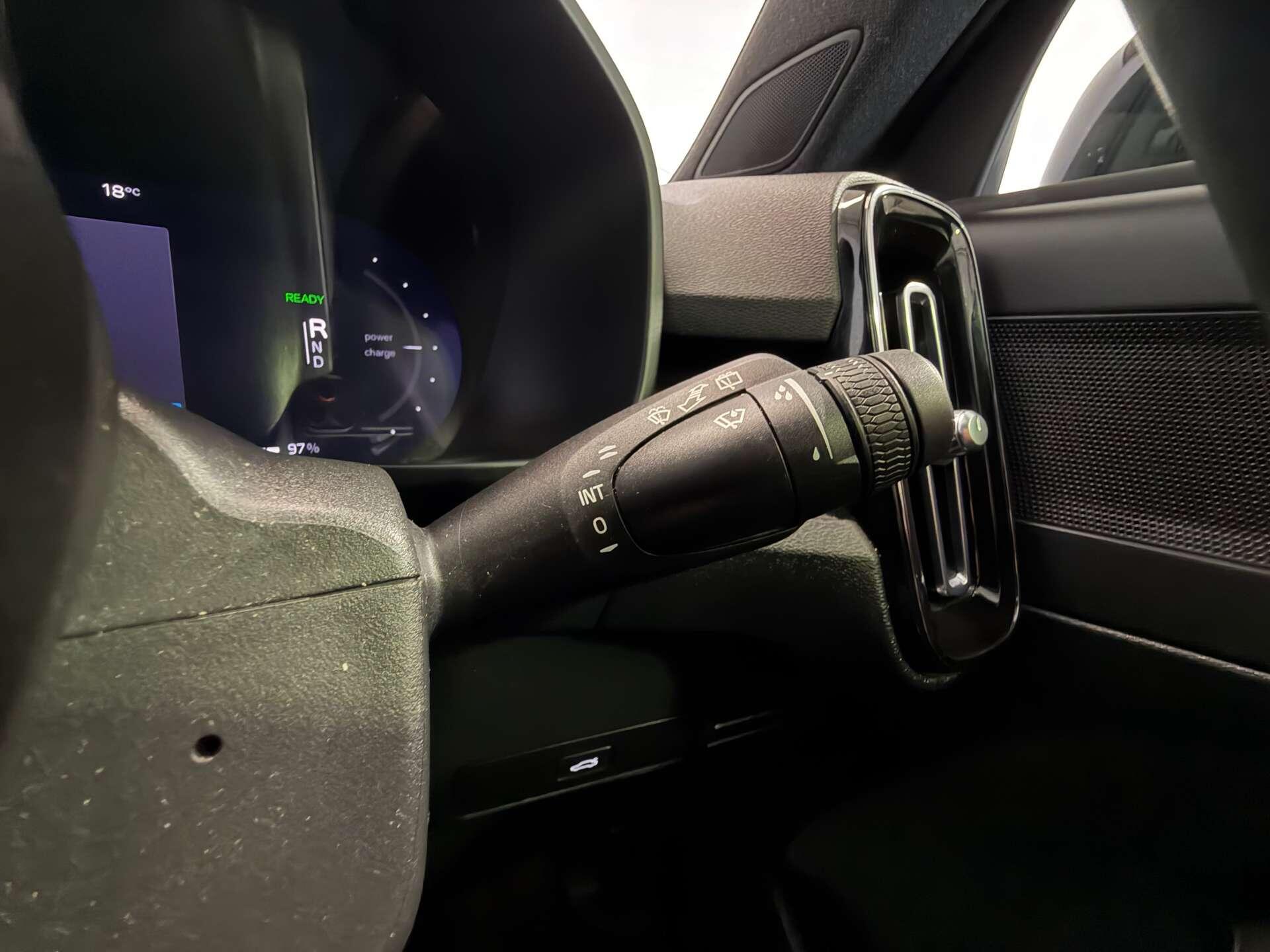 Volvo XC40 view 35