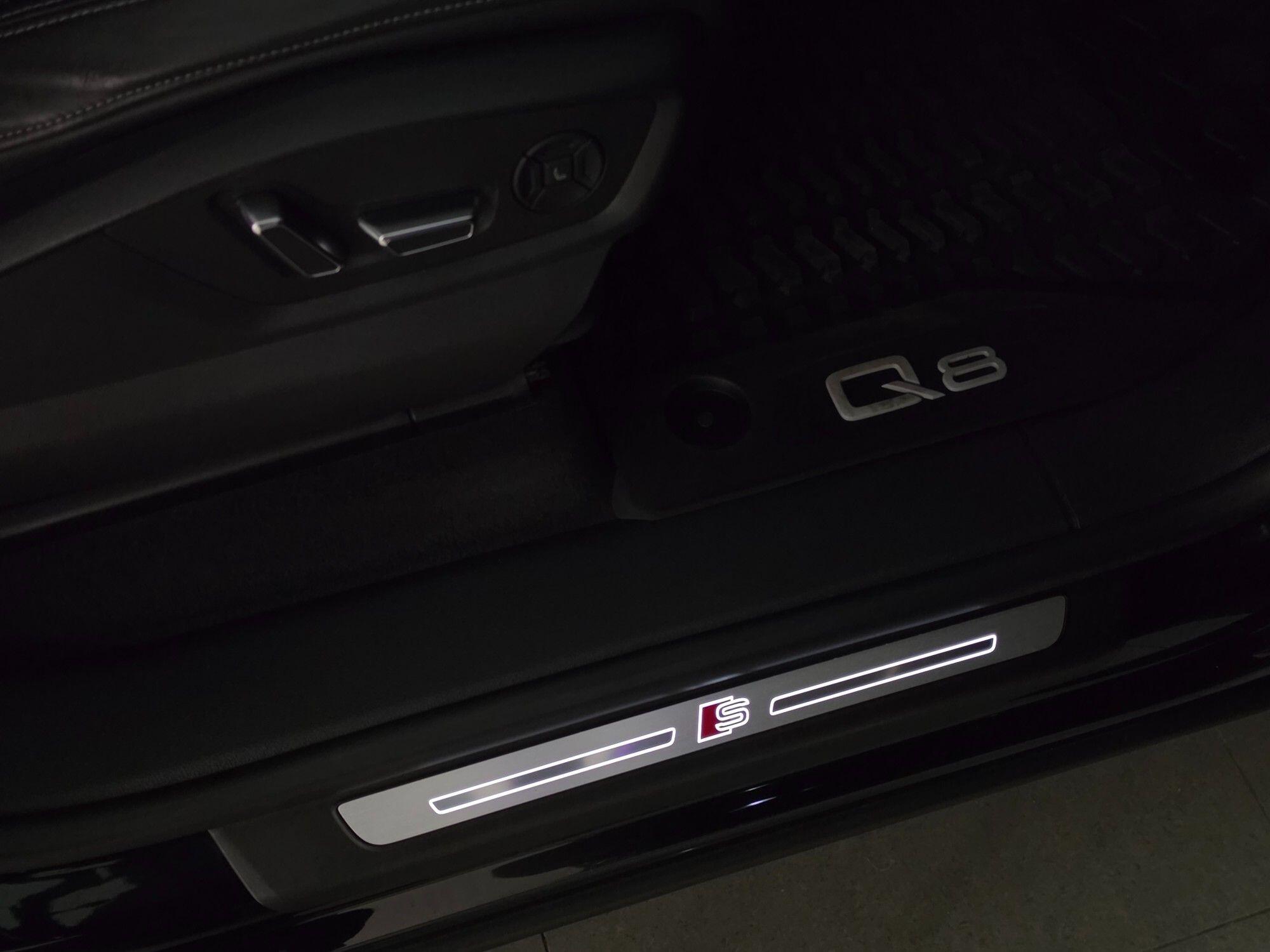 Audi Q8 view 86