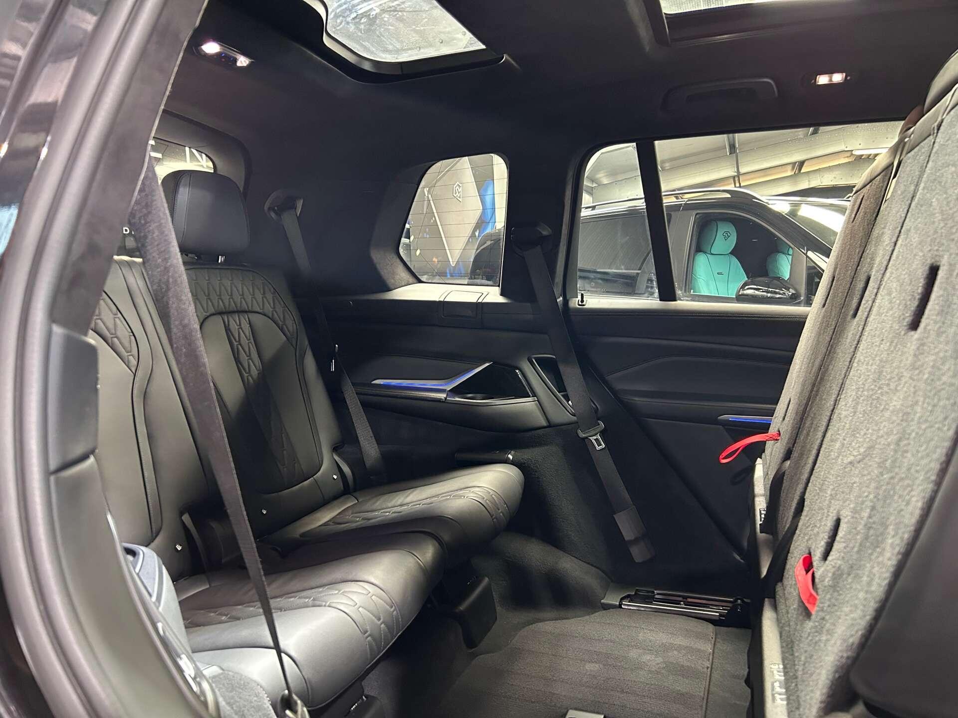 BMW X7 view 40