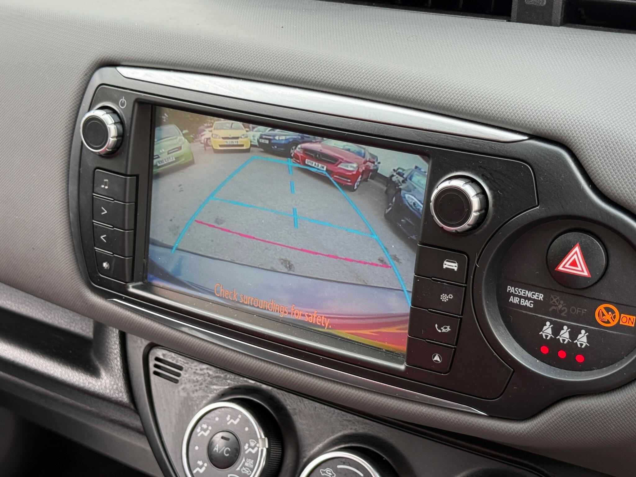 Toyota Yaris - Image 59